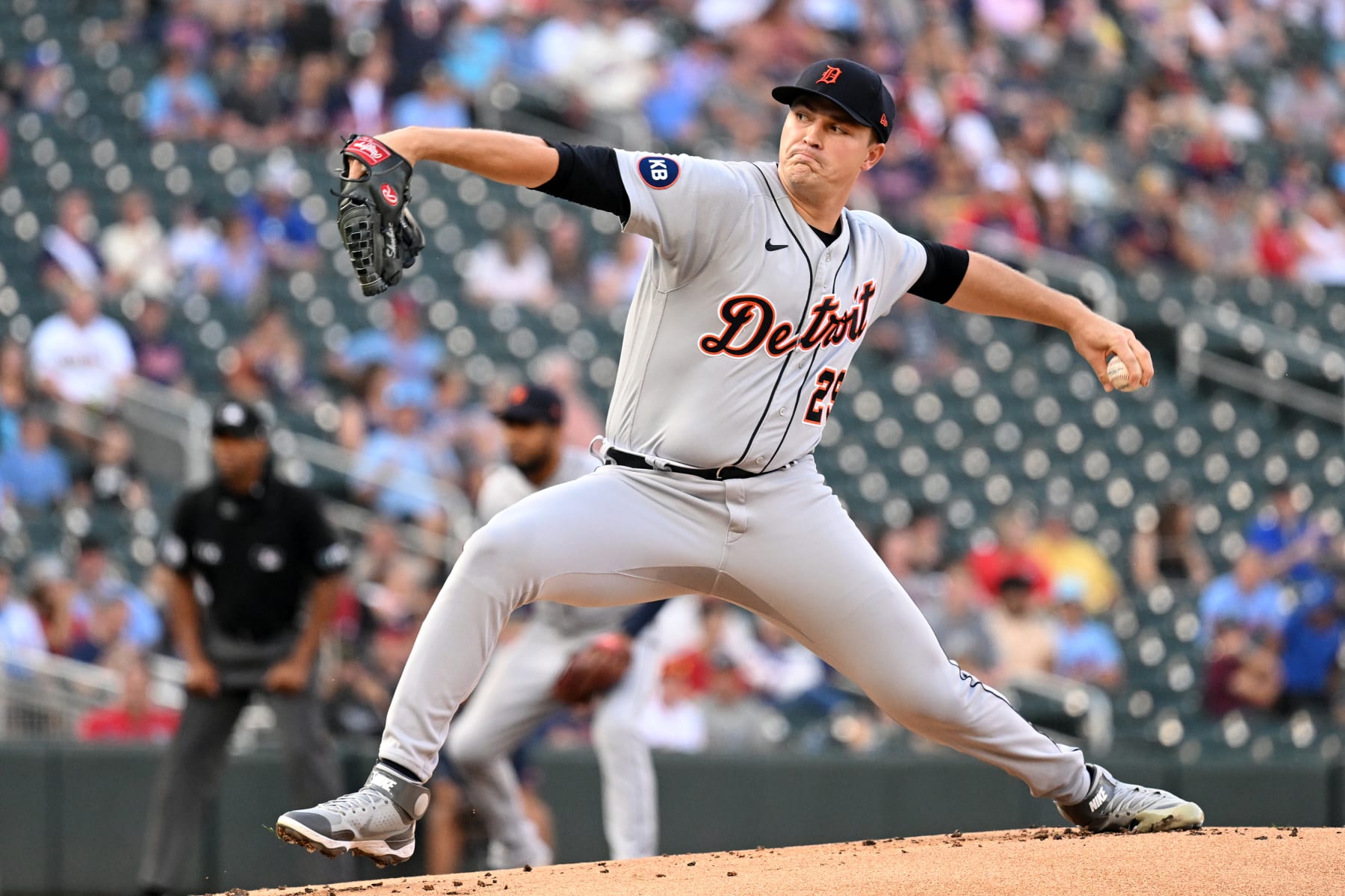 MINNEAPOLIS, MN - AUGUST 01: Detroit Tigers starting pitcher Tarik Skubal (29) delivers a pitch during a game between the Minnesota Twins and Detroit Tigers on August 1, 2022 at Target Field in Minneapolis, MN.(Photo by Nick Wosika/Icon Sportswire via Getty Images)