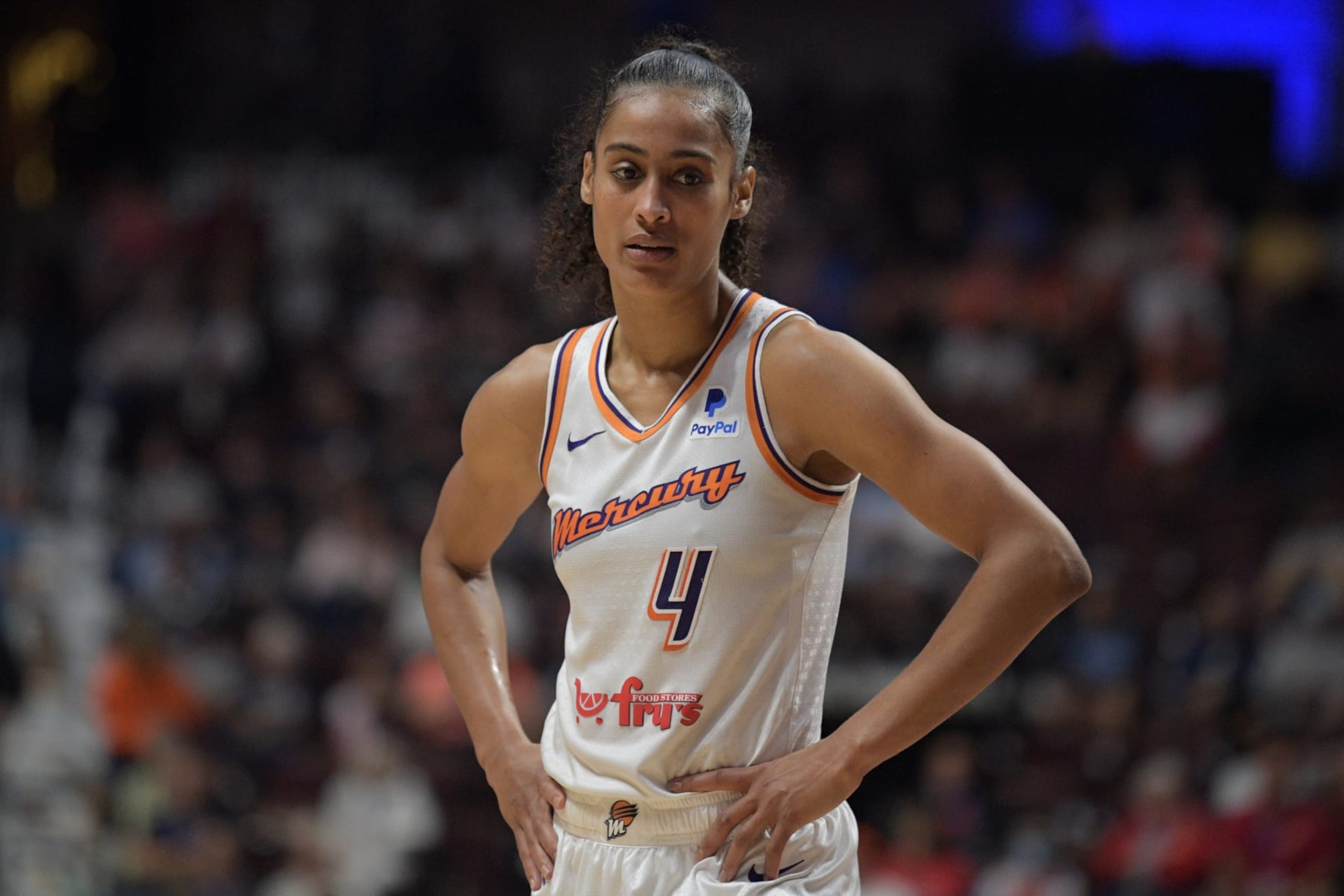 UNCASVILLE, CT - AUGUST 02: Phoenix Mercury guard Skylar Diggins-Smith (4) looks on during a WNBA game between the Phoenix Mercury and the Connecticut Sun on August 2, 2022, at Mohegan Sun Arena in Uncasville, CT. (Photo by Erica Denhoff/Icon Sportswire via Getty Images)