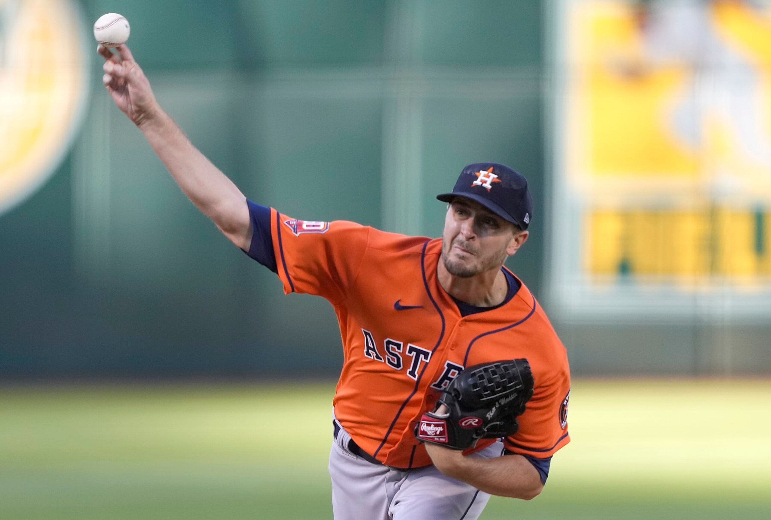 OAKLAND, CALIFORNIA - JULY 25: Jake Odorizzi #17 of the Houston Astros pitches against the Oakland Athletics in the bottom of the first inning at RingCentral Coliseum on July 25, 2022 in Oakland, California. (Photo by Thearon W. Henderson/Getty Images) OAKLAND, CALIFORNIA - JULY 25: Jake Odorizzi #17 of the Houston Astros pitches against the Oakland Athletics in the bottom of the first inning at RingCentral Coliseum on July 25, 2022 in Oakland, California. (Photo by Thearon W. Henderson/Getty Images)