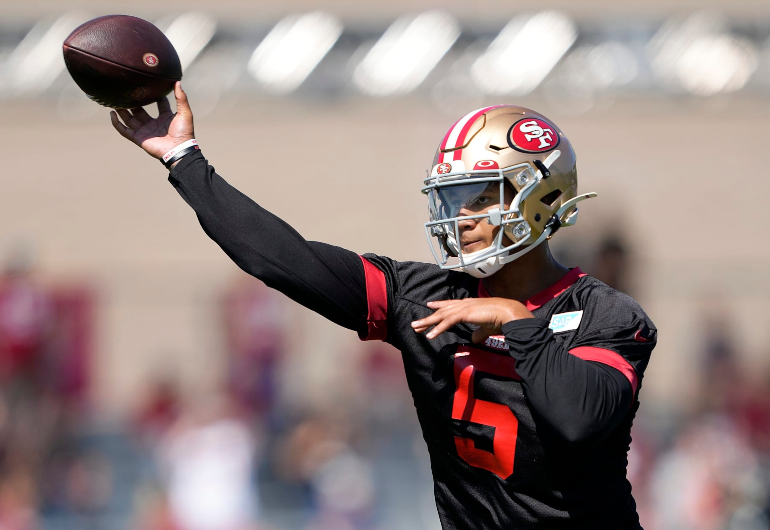 SANTA CLARA, CALIFORNIA - JULY 27: Trey Lance #5 of the San Francisco 49ers works out during training camp at SAP Performance Facility on July 27, 2022 in Santa Clara, California. (Photo by Thearon W. Henderson/Getty Images) SANTA CLARA, CALIFORNIA - JULY 27: Trey Lance #5 of the San Francisco 49ers works out during training camp at SAP Performance Facility on July 27, 2022 in Santa Clara, California. (Photo by Thearon W. Henderson/Getty Images)
