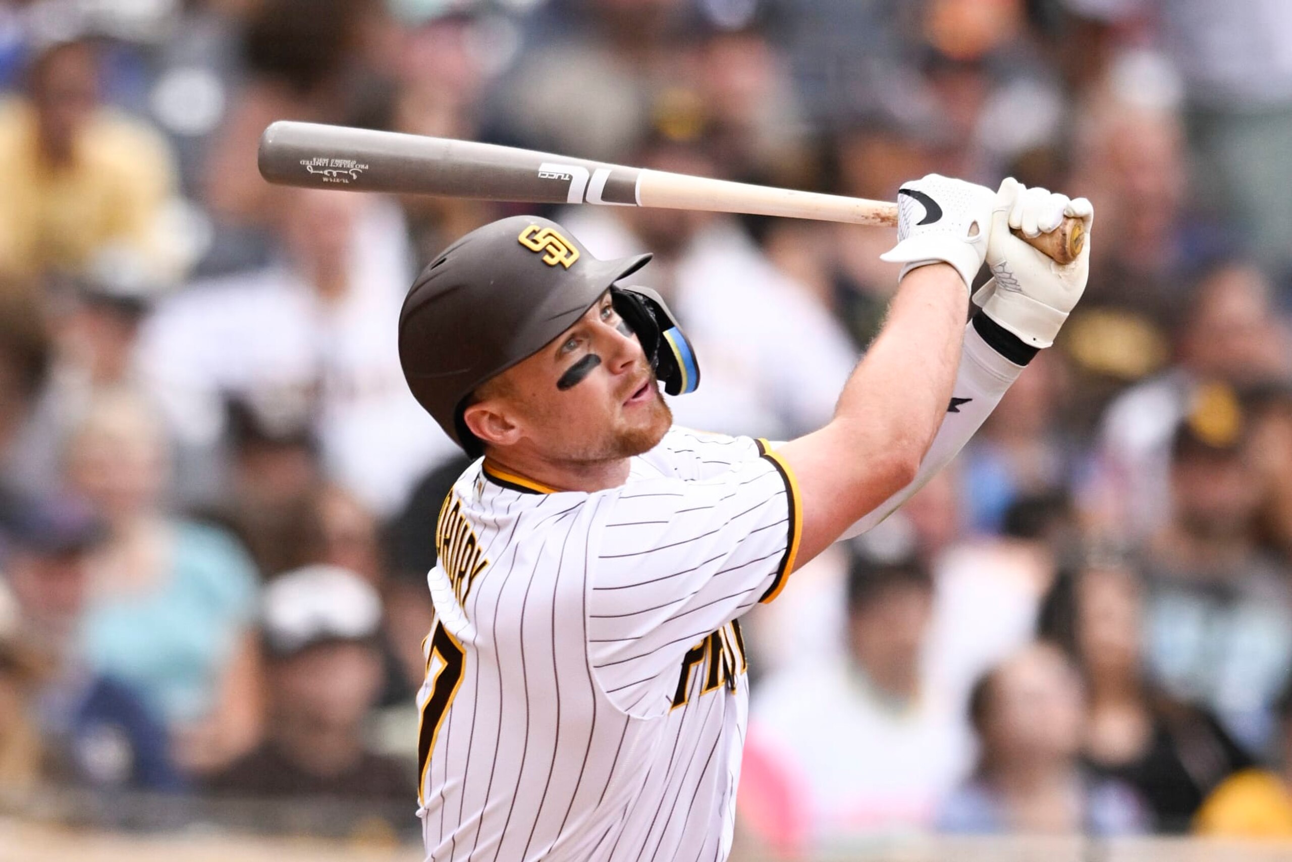 SAN DIEGO, CA - AUGUST 4: Brandon Drury #17 of the San Diego Padres plays during a baseball game against the Colorado Rockies August 4, 2022 at Petco Park in San Diego, California. (Photo by Denis Poroy/Getty Images) SAN DIEGO, CA - AUGUST 4: Brandon Drury #17 of the San Diego Padres plays during a baseball game against the Colorado Rockies August 4, 2022 at Petco Park in San Diego, California. (Photo by Denis Poroy/Getty Images)