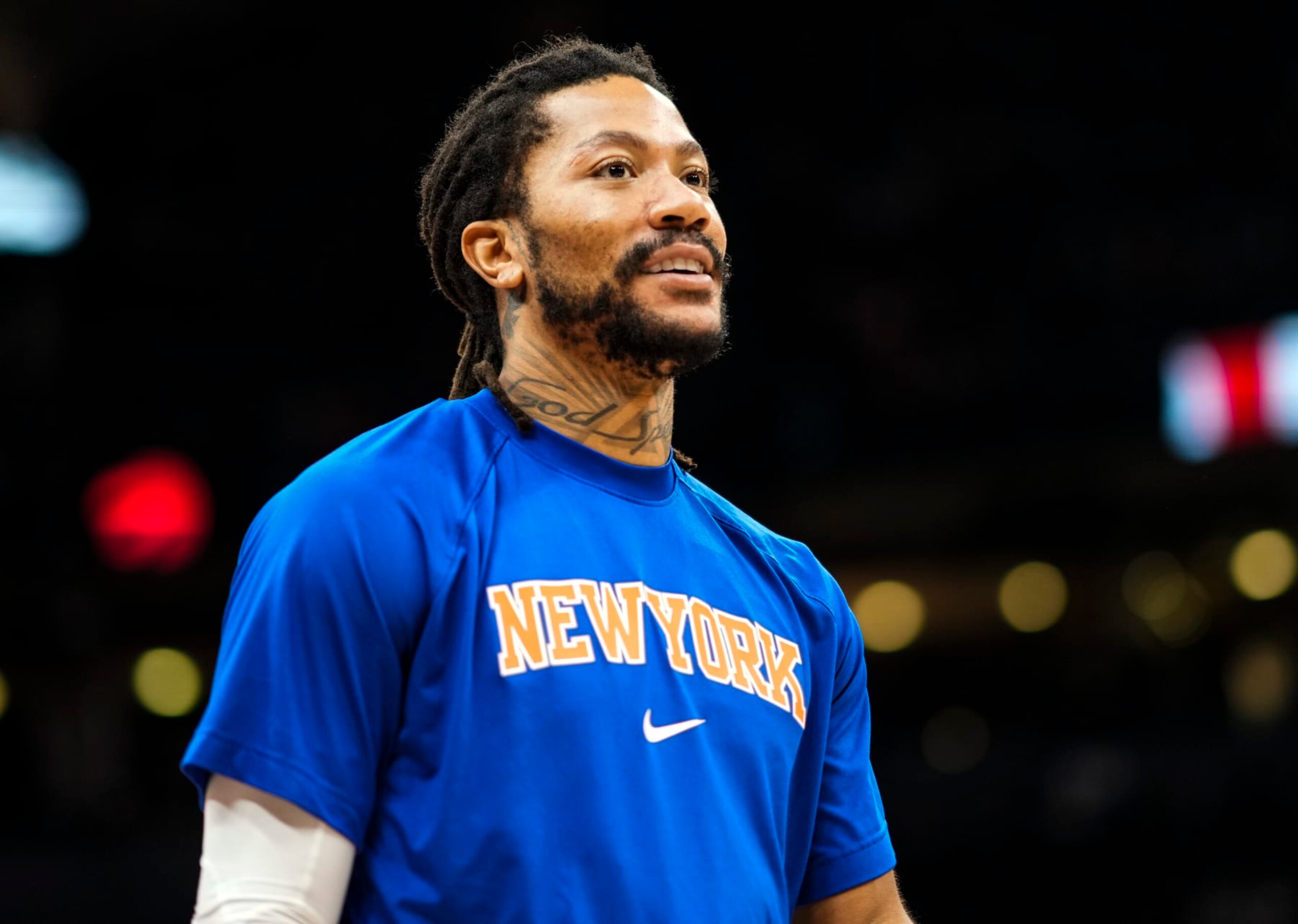 TORONTO, ON - DECEMBER 10: Derrick Rose #4 of the New York Knicks warms up before playing the Toronto Raptors during in  their basketball game at the Scotiabank Arena on December 10, 2021 in Toronto, Ontario, Canada. NOTE TO USER: User expressly acknowledges and agrees that, by downloading and/or using this Photograph, user is consenting to the terms and conditions of the Getty Images License Agreement. (Photo by Mark Blinch/Getty Images)