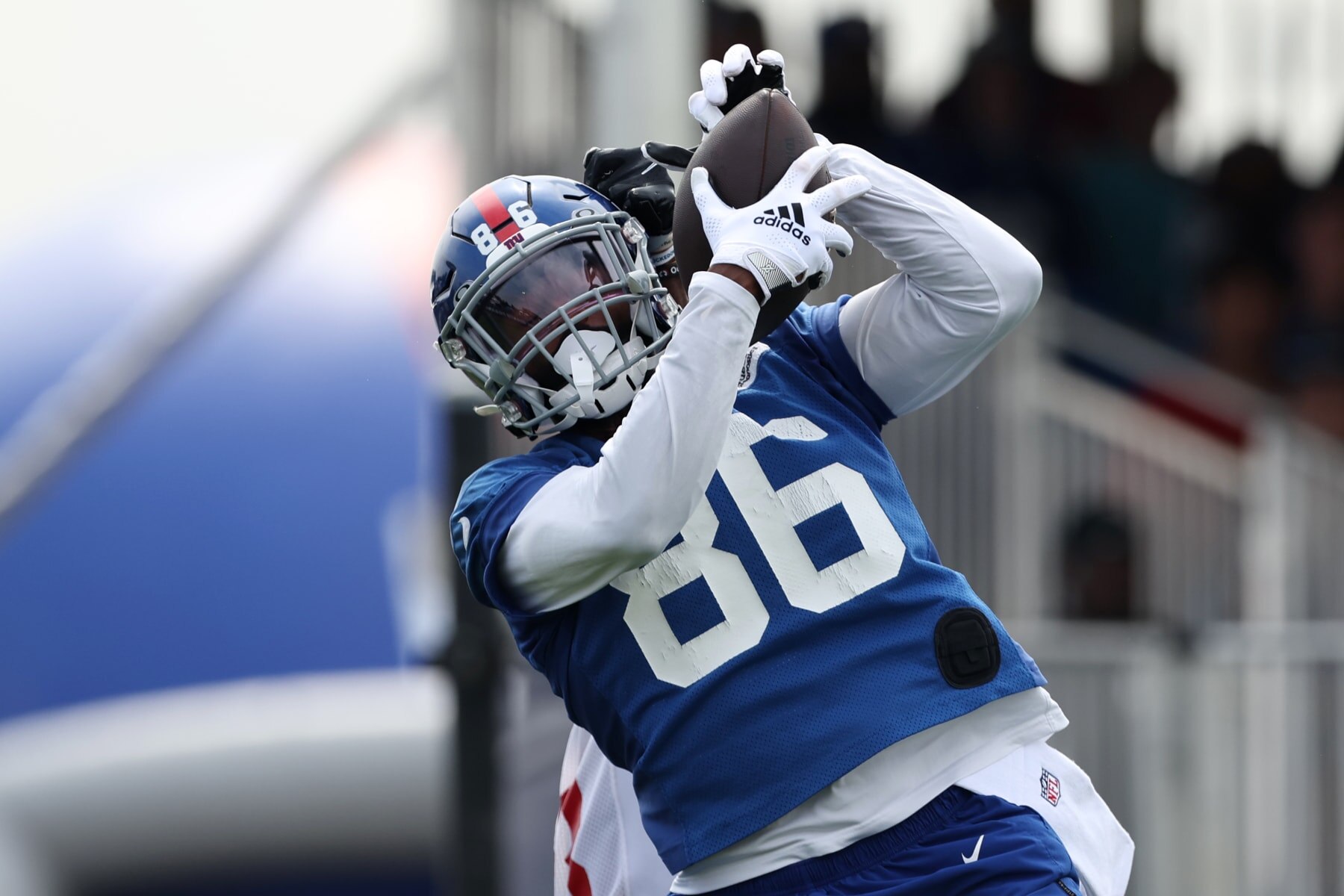 EAST RUTHERFORD, NJ - JULY 28: Wide receiver Darius Slayton #86 of the New York Giants makes a catch during training camp at Quest Diagnostics Training Center on July 28, 2022 in East Rutherford, New Jersey. (Photo by Rich Schultz/Getty Images)