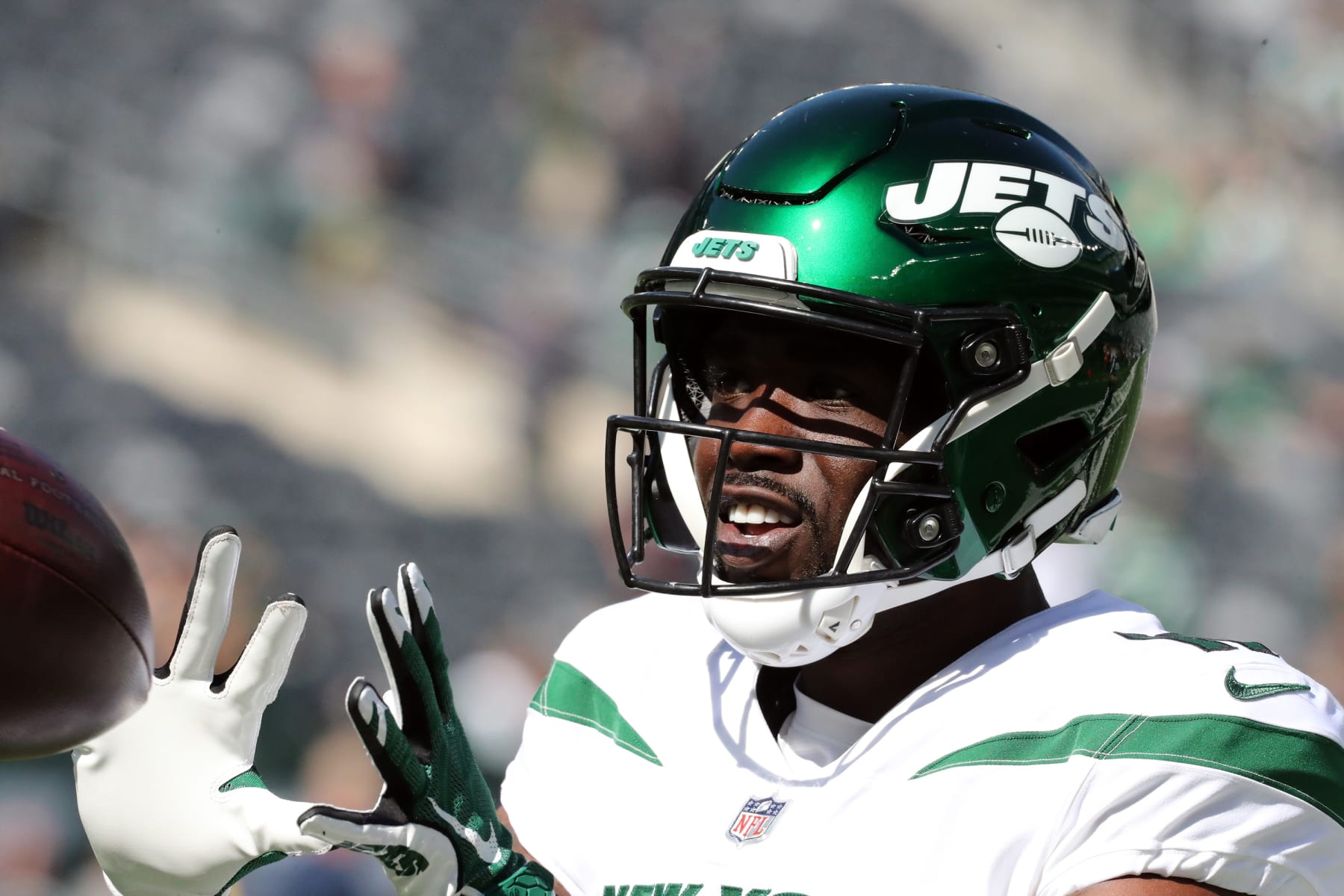 EAST RUTHERFORD, NEW JERSEY--OCTOBER 03: Wide Receiver Denzel Mims #11 of the New York Jets warms up during the Tennessee Titans vs New York Jets game at MetLife Stadium on October 3, 2021 in East Rutherford, New Jersey. (Photo by Al Pereira/Getty Images)