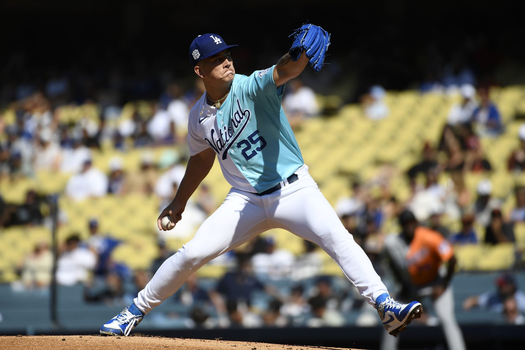 LOS ANGELES, CALIFORNIA - JULY 16: Bobby Miller #25 of the National League pitches during the SiriusXM All-Star Futures Game against the American League at Dodger Stadium on July 16, 2022 in Los Angeles, California. (Photo by Kevork Djansezian/Getty Images)