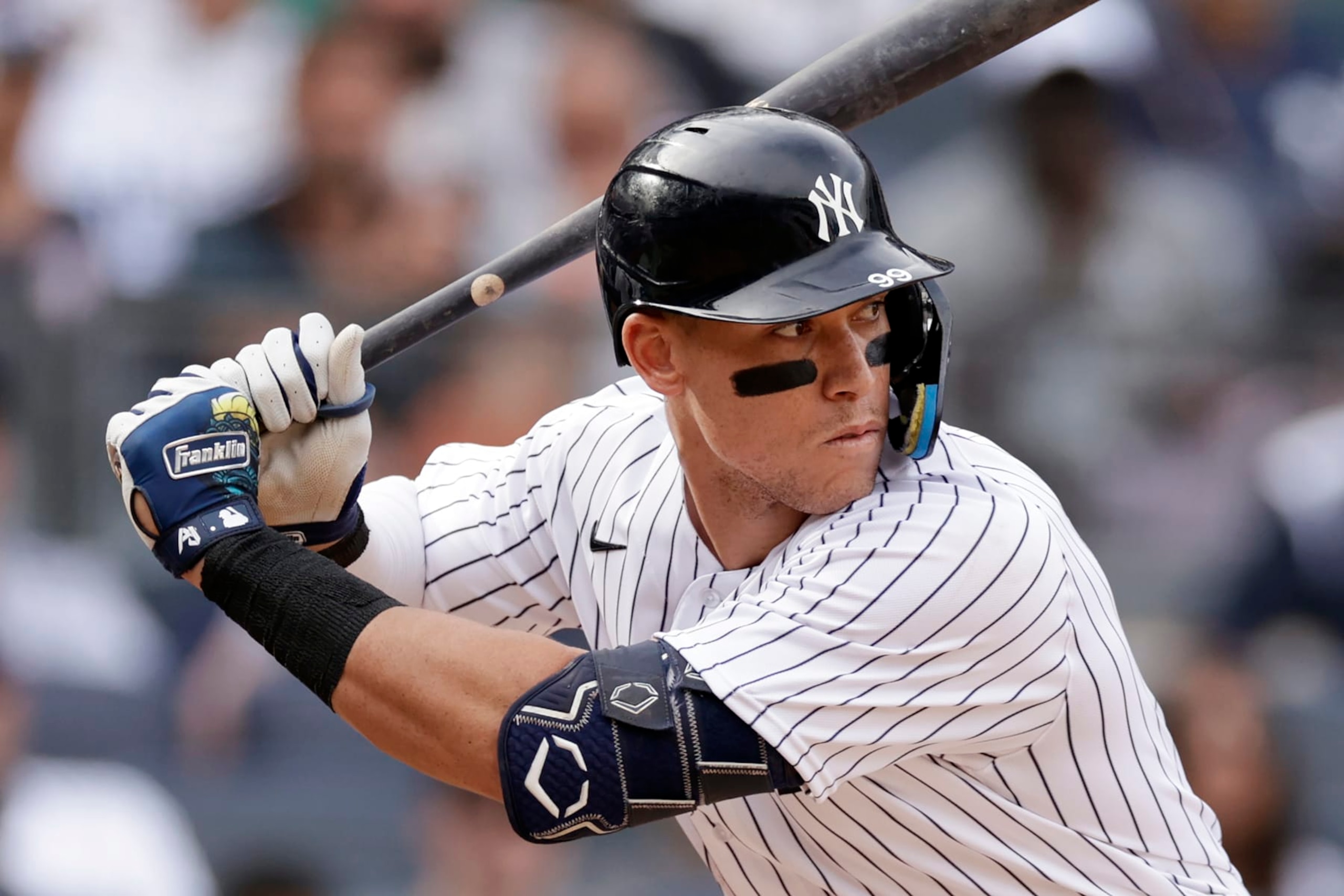 NEW YORK, NY - JULY 31: Aaron Judge #99 of the New York Yankees at bat against the Kansas City Royals during the ninth inning at Yankee Stadium on July 31, 2022 in the Bronx borough of New York City. The Royals won 8-6. (Photo by Adam Hunger/Getty Images)