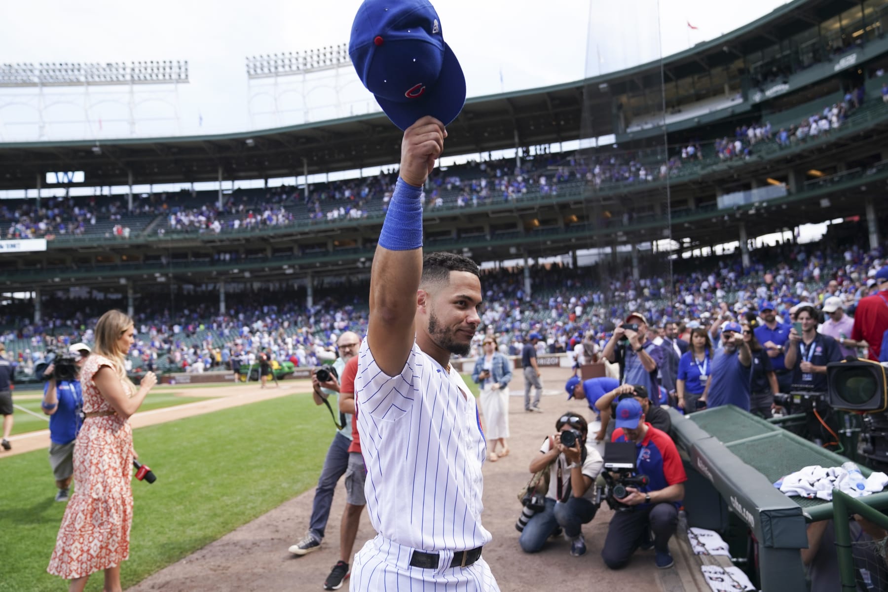 CHICAGO, ILLINOIS - JULY 25: Willson Contreras #40 of the Chicago Cubs waves to the fans following a game against the Pittsburgh Pirates at Wrigley Field on July 25, 2022 in Chicago, Illinois. (Photo by Nuccio DiNuzzo/Getty Images)