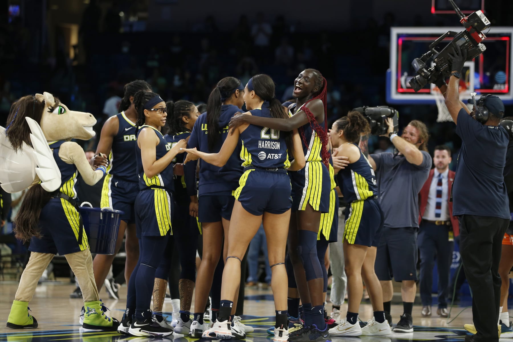 ARLINGTON, TX - AUGUST 4: The Dallas Wings huddle up after the game against the Las Vegas Aces on August 4, 2022 at the College Park Center in Arlington, Texas. NOTE TO USER: User expressly acknowledges and agrees that, by downloading and/or using this Photograph, user is consenting to the terms and conditions of the Getty Images License Agreement. Mandatory Copyright Notice: Copyright 2022 NBAE (Photo by Tim Heitman/NBAE via Getty Images)