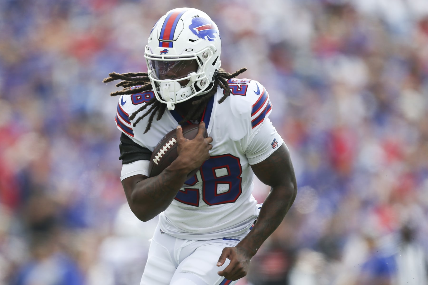 ORCHARD PARK, NEW YORK - AUGUST 05: James Cook #28 of the Buffalo Bills takes part in a drill on August 05, 2022 in Orchard Park, New York. (Photo by Joshua Bessex/Getty Images)