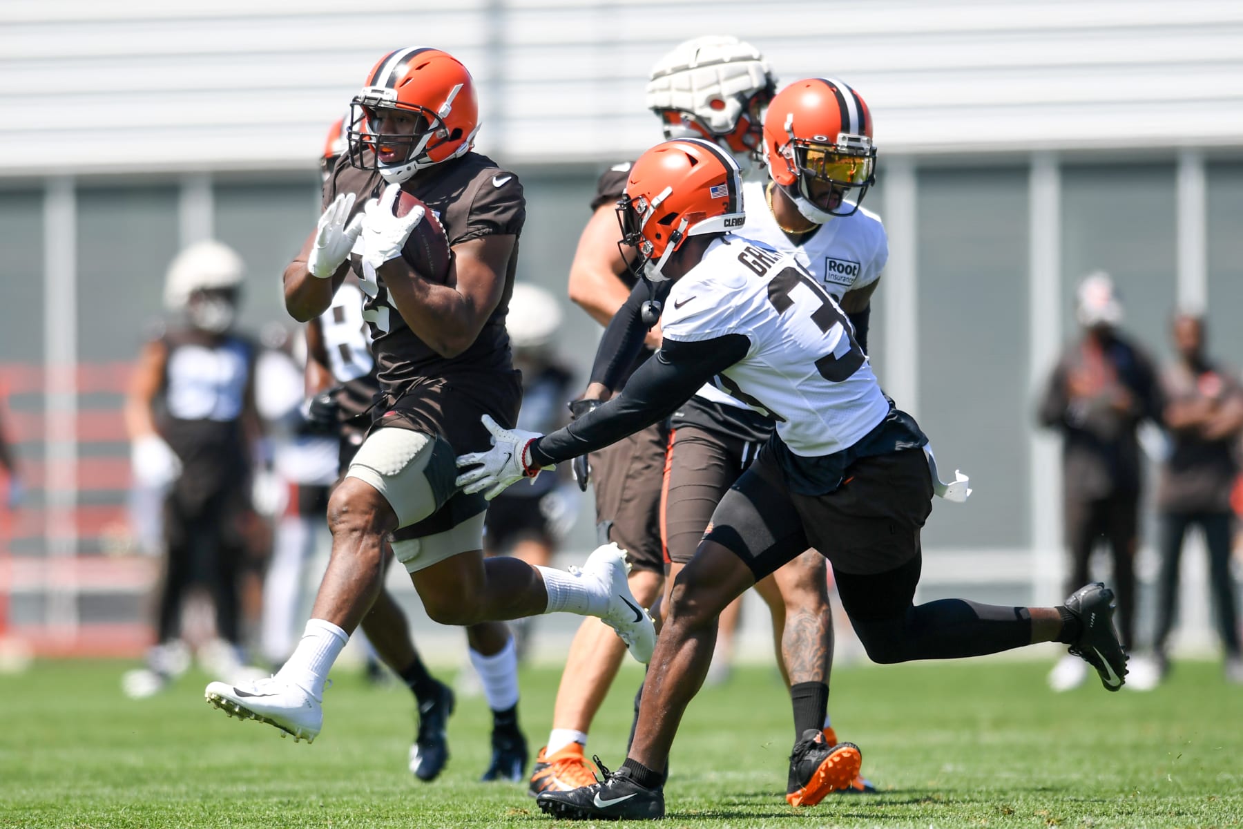 BEREA, OH - JULY 30: Nick Chubb #24 of the Cleveland Browns runs a drill during Cleveland Browns training camp at CrossCountry Mortgage Campus on July 30, 2022 in Berea, Ohio. (Photo by Nick Cammett/Getty Images)