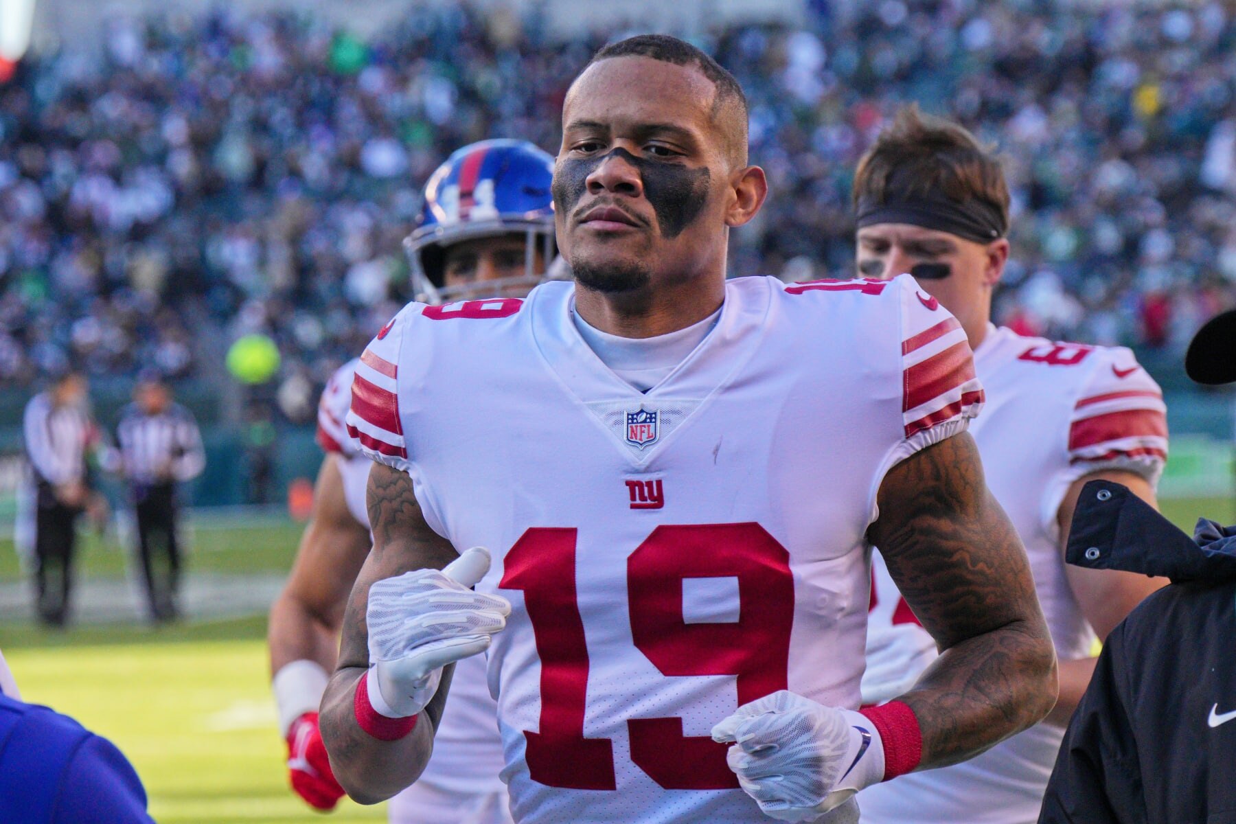 PHILADELPHIA, PA - DECEMBER 26: New York Giants wide receiver Kenny Golladay (19) looks on during the game between the New York Giants and the Philadelphia Eagles on December 26, 2021 at Lincoln Financial Field in Philadelphia, PA. (Photo by Andy Lewis/Icon Sportswire via Getty Images)