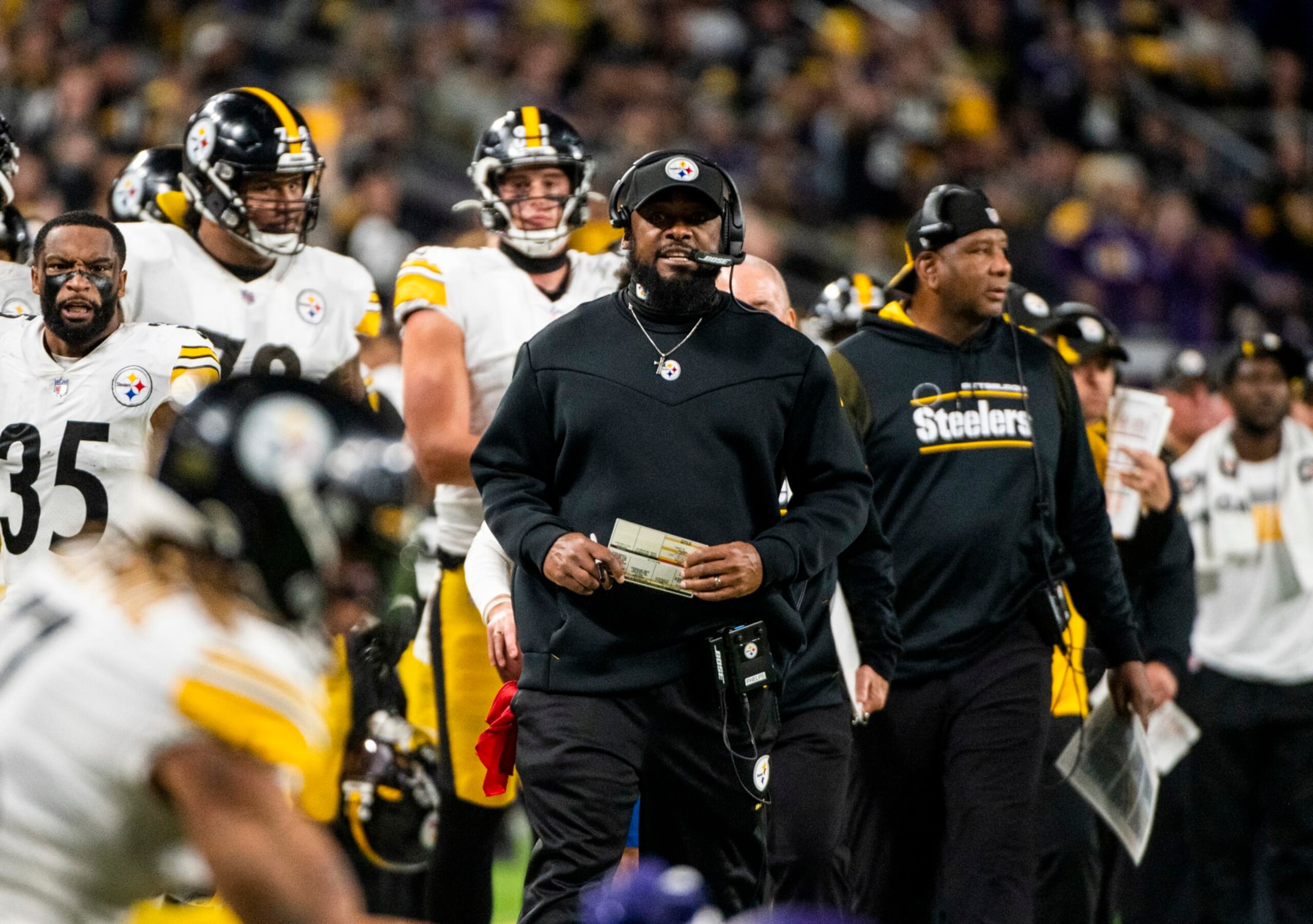 MINNEAPOLIS, MN - DECEMBER 09: Pittsburgh Steelers head coach Mike Tomlin reacts after Chase Claypool #11 caught the ball over defender Patrick Peterson #7 of the Minnesota Vikings in the third quarter of the game at U.S. Bank Stadium on December 9, 2021 in Minneapolis, Minnesota. (Photo by Stephen Maturen/Getty Images)