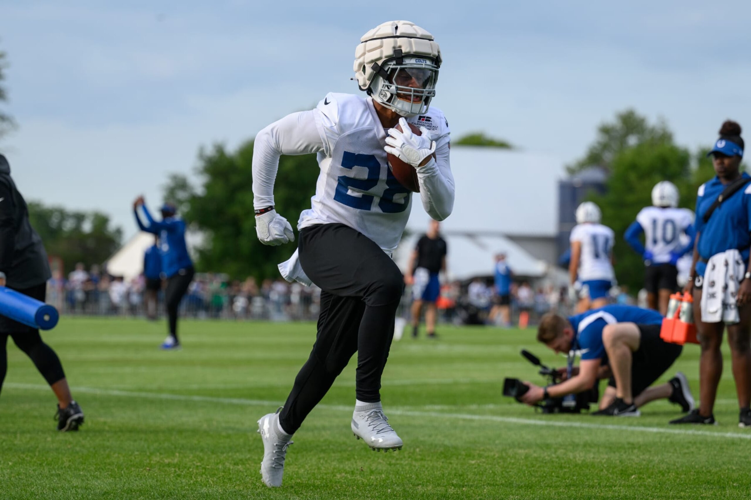 WESTFIELD, IN - JULY 30: Indianapolis Colts running back Jonathan Taylor (28) runs through a drill during the Indianapolis Colts Training Camp practice on July 30, 2022 at Grand Park Sports Campus in Westfield, IN. (Photo by Zach Bolinger/Icon Sportswire via Getty Images)