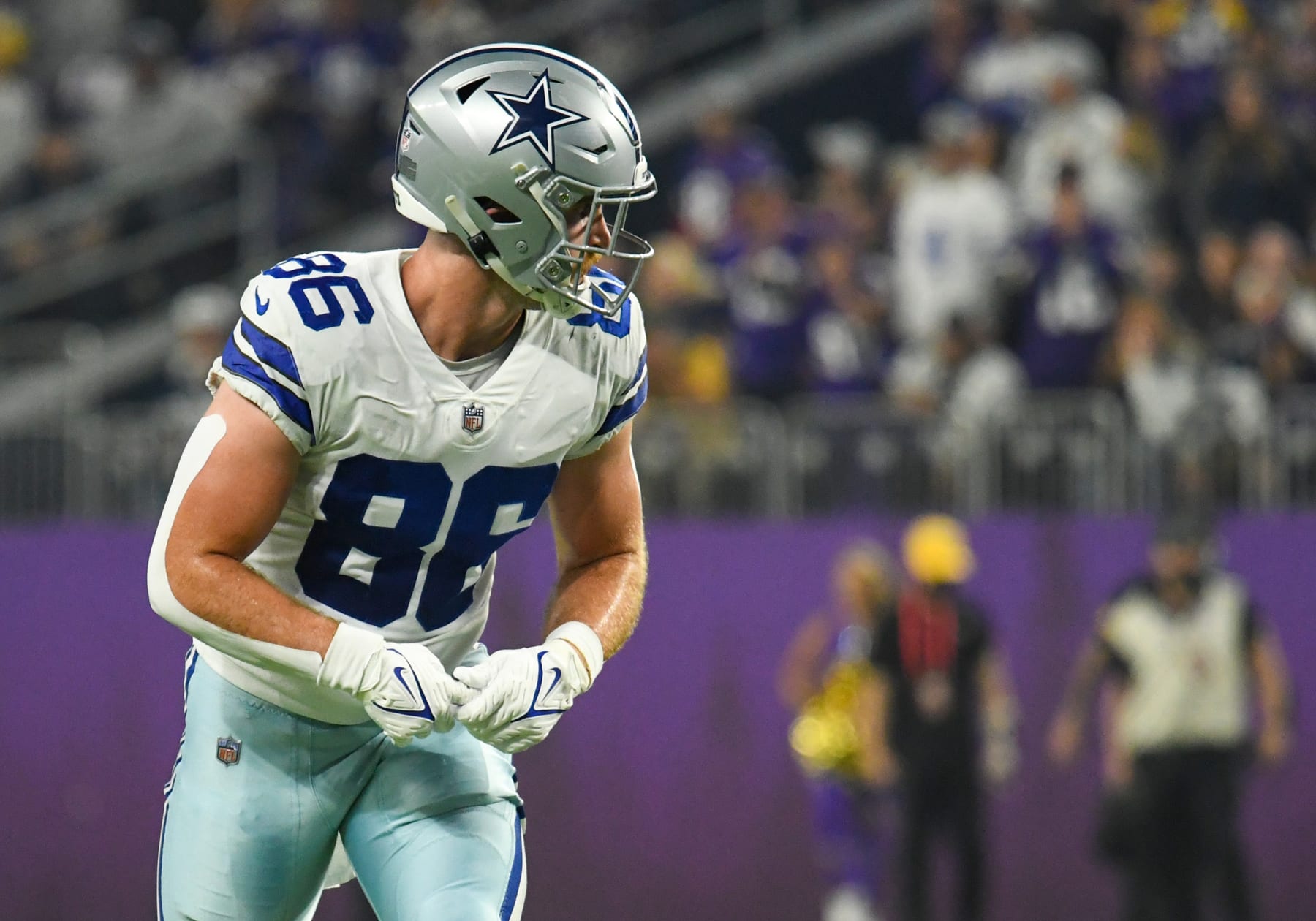 MINNEAPOLIS, MN - OCTOBER 31: Dallas Cowboys Tight End Dalton Schultz (86) lines up during a game between the Minnesota Vikings and Dallas Cowboys on October 31, 2021, at U.S. Bank Stadium in Minneapolis, MN. (Photo by Nick Wosika/Icon Sportswire via Getty Images)