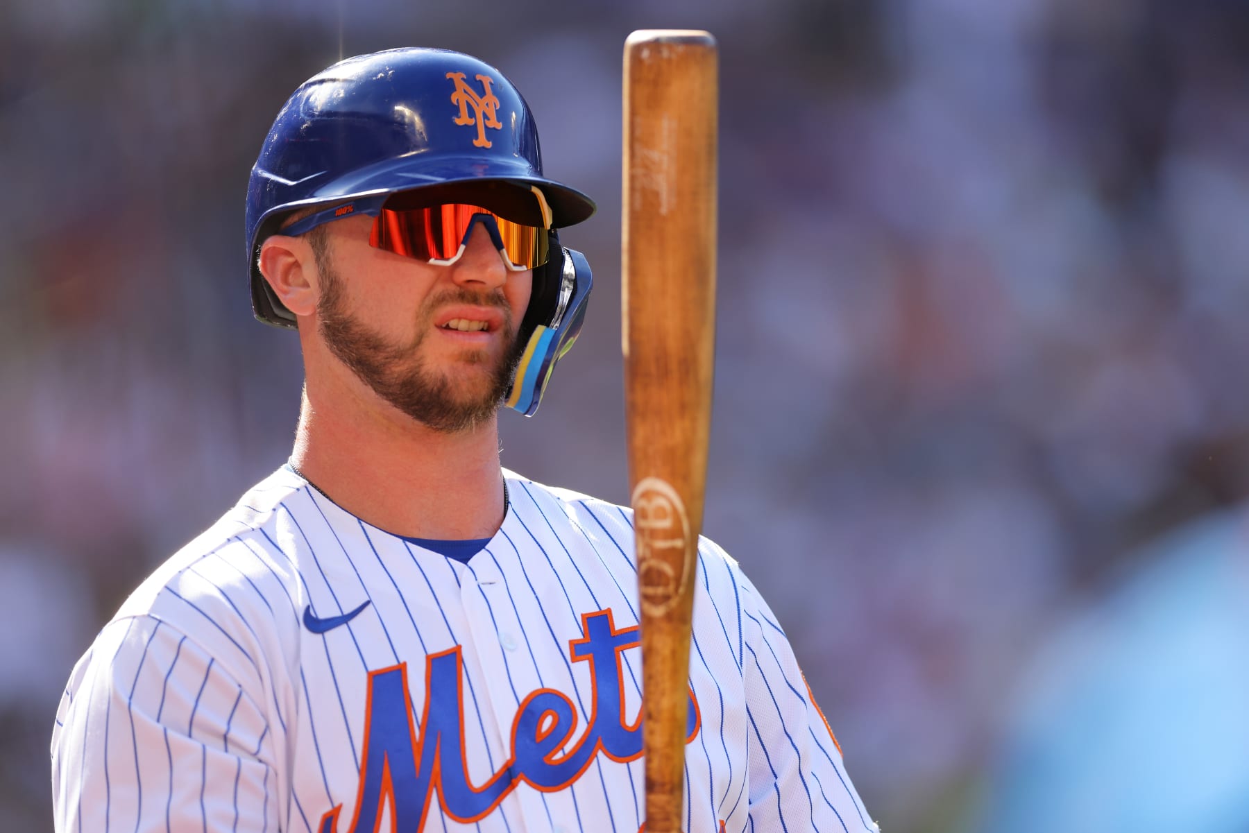 NEW YORK, NEW YORK - AUGUST 07: Pete Alonso #20 of the New York Mets in action against the Atlanta Braves at Citi Field on August 07, 2022 in New York City. New York Mets defeated the Atlanta Braves 5-2. (Photo by Mike Stobe/Getty Images)
