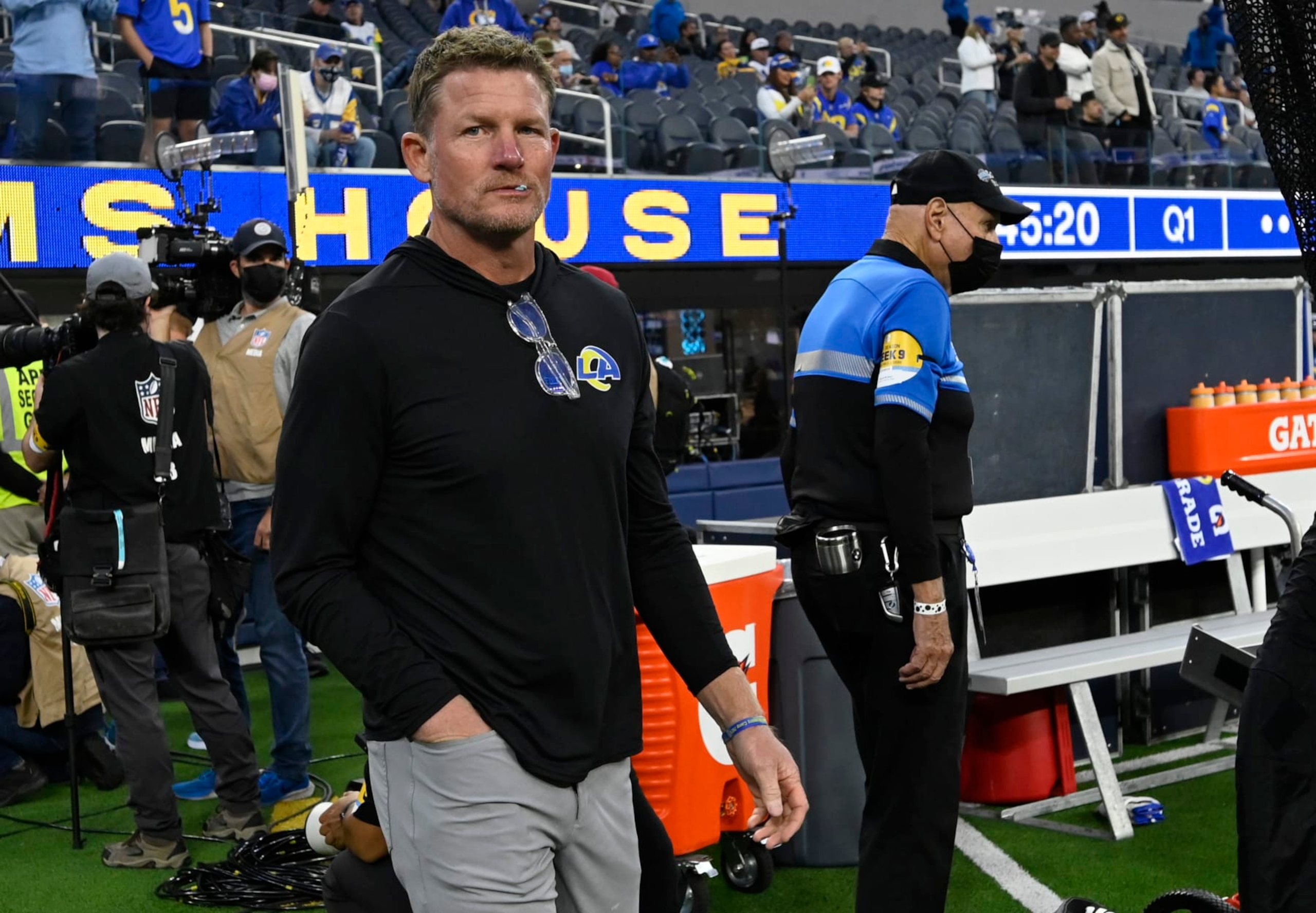 INGLEWOOD, CA - NOVEMBER 07: Les Snead, general manager of the Los Angeles Rams walks on to the field for the game against the Tennessee Titans at SoFi Stadium on November 7, 2021 in Inglewood, California. (Photo by Jayne Kamin-Oncea/Getty Images)