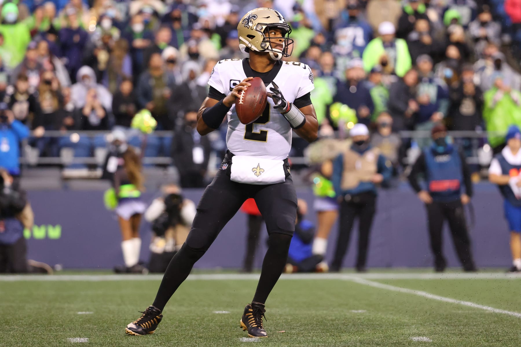 SEATTLE, WASHINGTON - OCTOBER 25: Jameis Winston #2 of the New Orleans Saints looks throw the ball against the Seattle Seahawks in the first quarter at Lumen Field on October 25, 2021 in Seattle, Washington. (Photo by Abbie Parr/Getty Images)