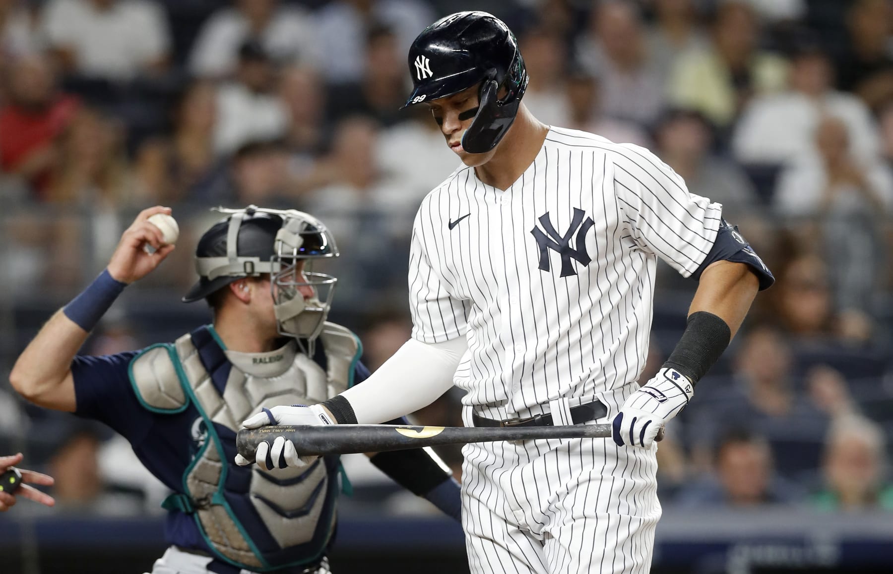 NEW YORK, NEW YORK - AUGUST 02:  Aaron Judge #99 of the New York Yankees in action against the Seattle Mariners at Yankee Stadium on August 02, 2022 in the Bronx borough of New York City. The Mariners defeated the Yankees 8-6. (Photo by Jim McIsaac/Getty Images)