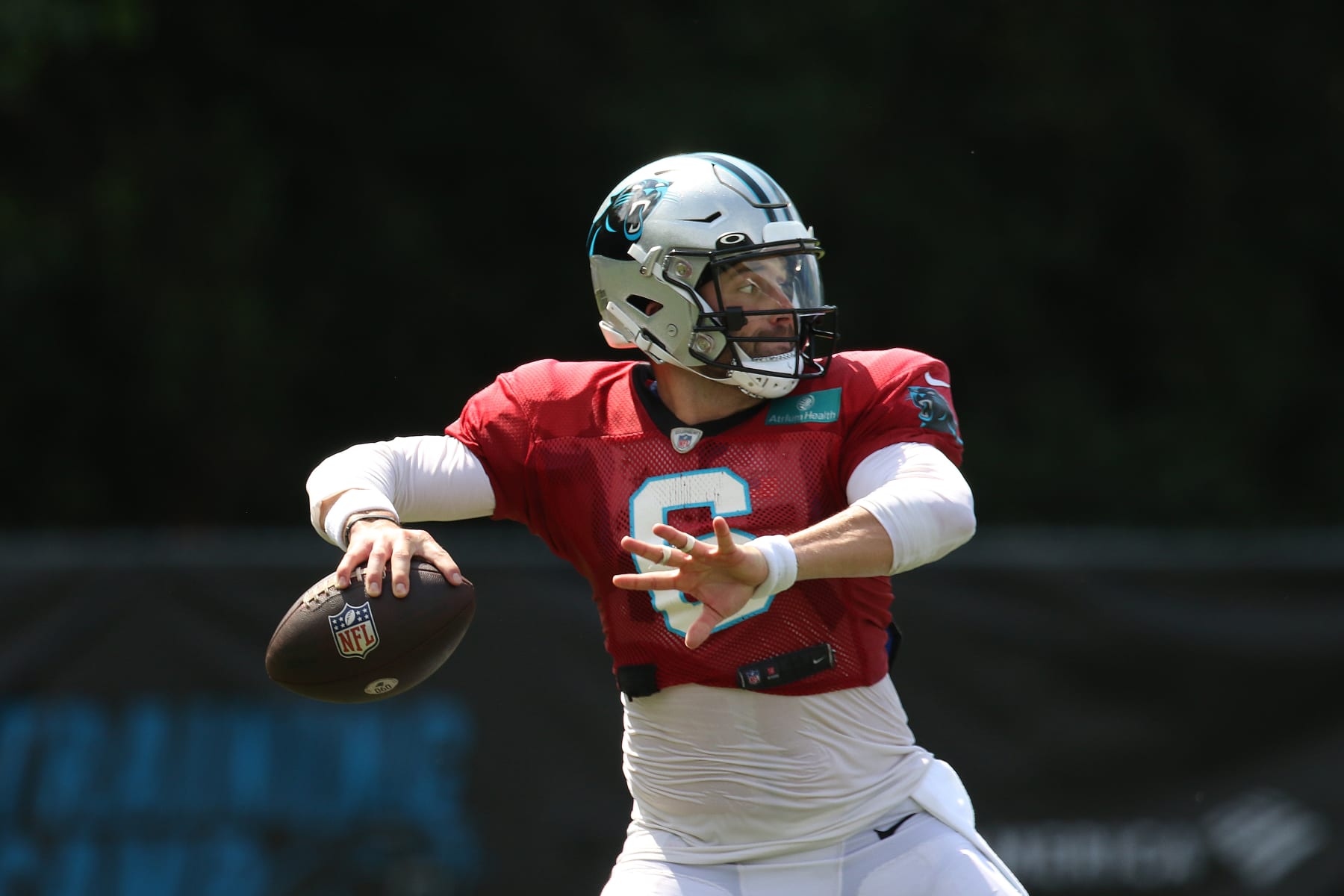 SPARTANBURG, SC - AUGUST 05: Carolina Panthers quarterback Baker Mayfield (6) during the Carolina Panthers training camp on August 05, 2022, at Wofford College in Spartanburg, SC. (Photo by John Byrum/Icon Sportswire via Getty Images)