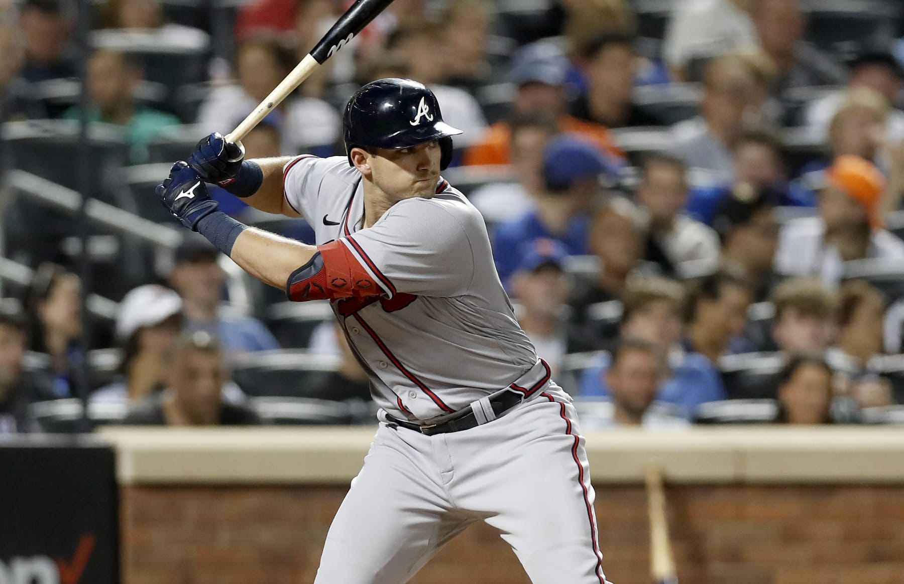 NEW YORK, NEW YORK - AUGUST 05:  Austin Riley #27 of the Atlanta Braves in action against the New York Mets at Citi Field on August 05, 2022 in New York City. The Braves defeated the Mets 9-6. (Photo by Jim McIsaac/Getty Images)