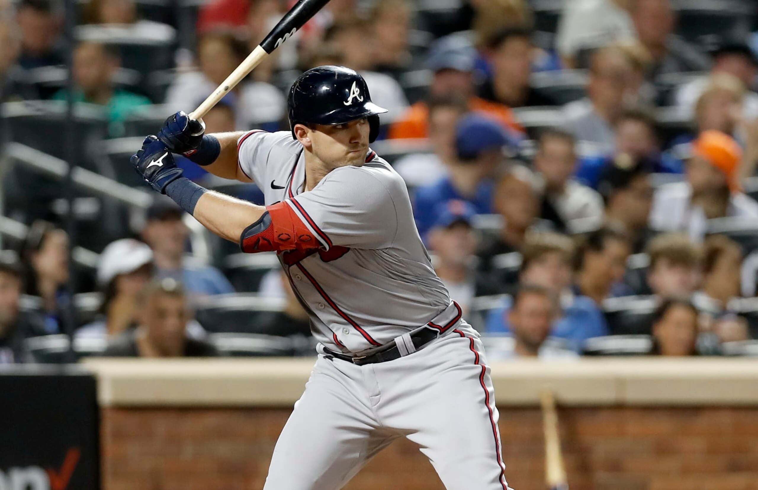NEW YORK, NEW YORK - AUGUST 05:  Austin Riley #27 of the Atlanta Braves in action against the New York Mets at Citi Field on August 05, 2022 in New York City. The Braves defeated the Mets 9-6. (Photo by Jim McIsaac/Getty Images)