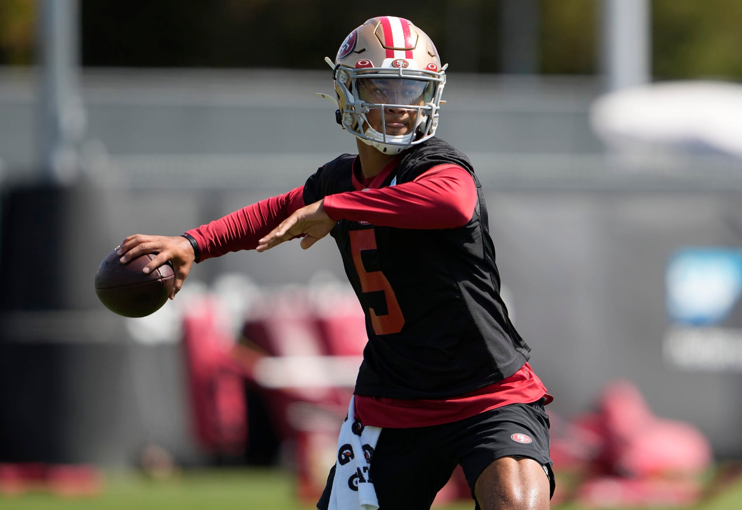 SANTA CLARA, CALIFORNIA - JULY 28: Trey Lance #5 of the San Francisco 49ers works out during training camp at SAP Performance Facility on July 28, 2022 in Santa Clara, California. (Photo by Thearon W. Henderson/Getty Images)