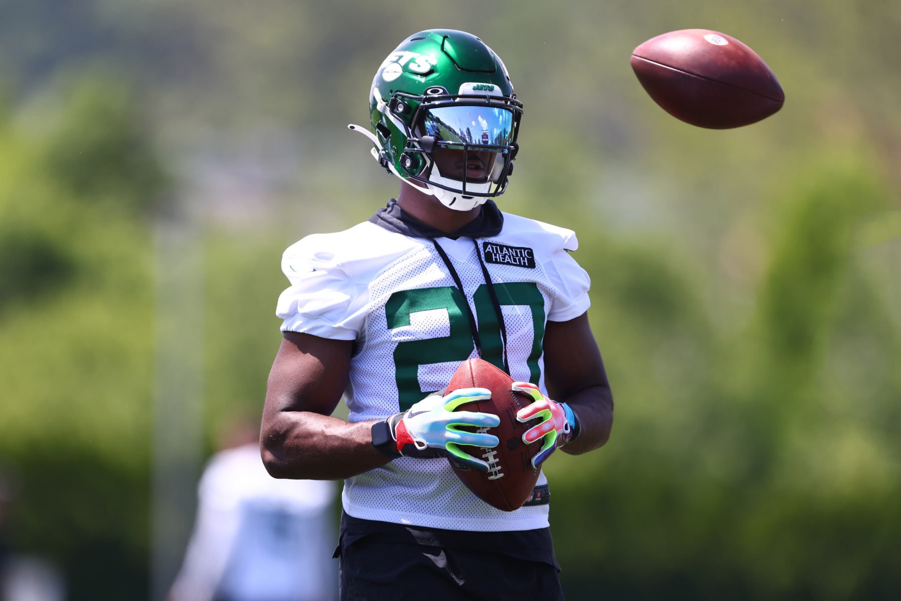 FLORHAM PARK, NJ - JUNE 15: Running Back Breece Hall #20 of the New York Jets during New York Jets mandatory minicamp at Atlantic Health Jets Training Center on June 15, 2022 in Florham Park, New Jersey. (Photo by Rich Schultz/Getty Images)