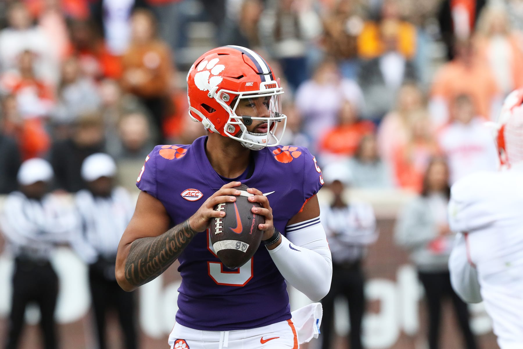 CLEMSON, SC - APRIL 09: Clemson quarterback DJ Uiagalelei (5) during the annual Clemson Orange and White Spring football game on April 9, 2022 at Clemson Memorial Stadium in Clemson, S.C. (Photo by John Byrum/Icon Sportswire via Getty Images)