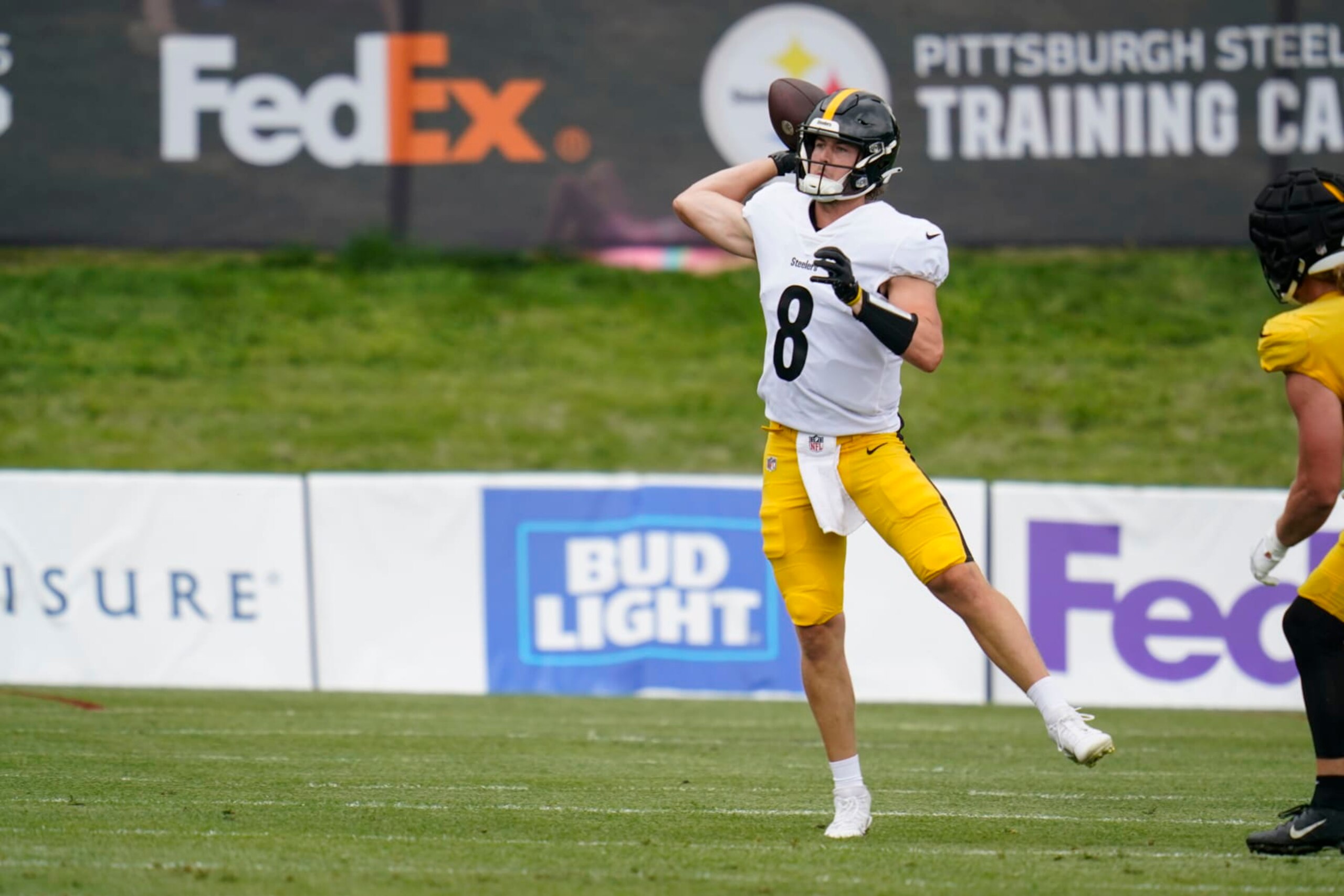 Pittsburgh Steelers quarterback Kenny Pickett makes a pass during practice at their NFL football training camp facility in Latrobe, Pa., Monday, Aug. 1, 2022. (AP Photo/Keith Srakocic)