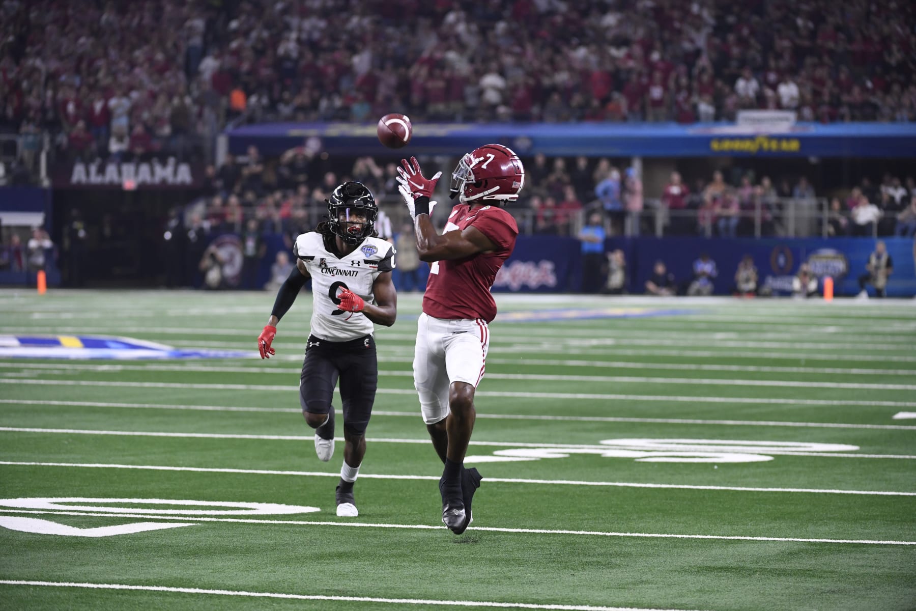 College Football: Cotton Bowl Classic: Alabama Ja'Corey Brooks (7) in action, making catch vs Cincinnati at AT&T Stadium.  Arlington, TX 12/31/2021 CREDIT: Greg Nelson (Photo by Greg Nelson/Sports Illustrated via Getty Images) (Set Number: X163895 TK1)