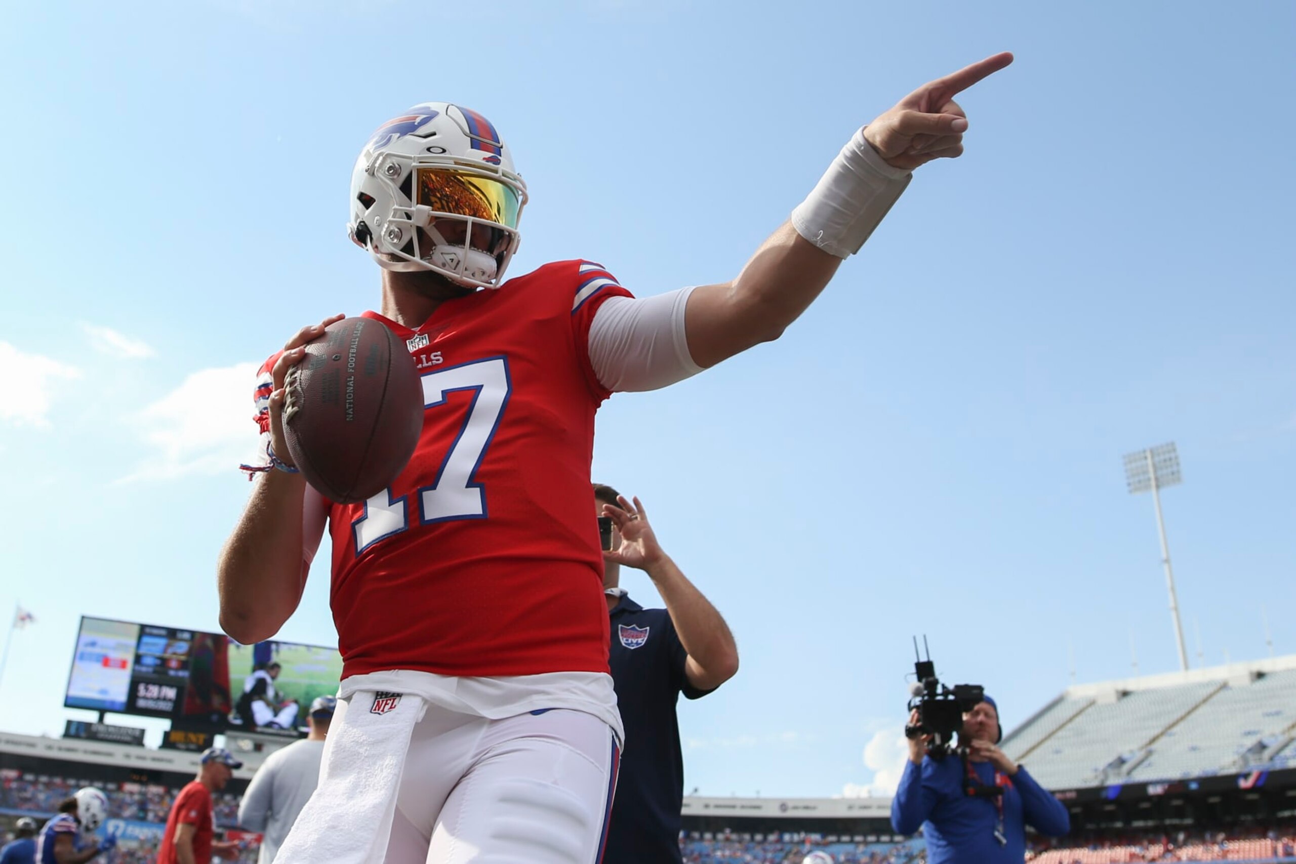 ORCHARD PARK, NEW YORK - AUGUST 05: Josh Allen #17 of the Buffalo Bills throws to fans during practice on August 05, 2022 in Orchard Park, New York. (Photo by Joshua Bessex/Getty Images)