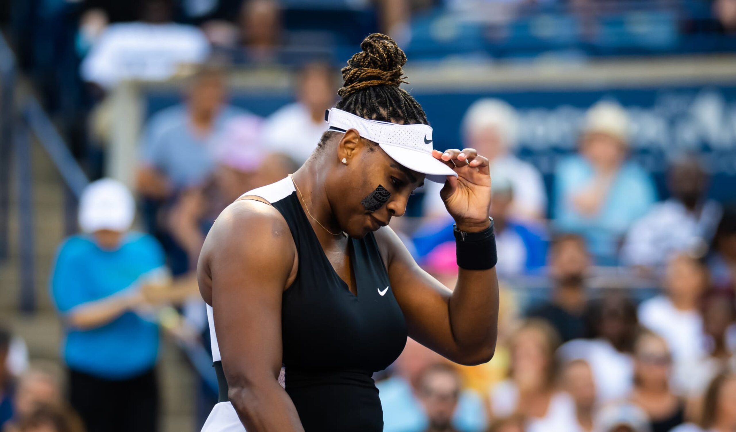 TORONTO, ONTARIO - AUGUST 10: Serena Williams of the United States in action against Belinda Bencic of Switzerland during her second round match on Day 5 of the National Bank Open, part of the Hologic WTA Tour, at Sobeys Stadium on August 10, 2022 in Toronto, Ontario (Photo by Robert Prange/Getty Images) TORONTO, ONTARIO - AUGUST 10: Serena Williams of the United States in action against Belinda Bencic of Switzerland during her second round match on Day 5 of the National Bank Open, part of the Hologic WTA Tour, at Sobeys Stadium on August 10, 2022 in Toronto, Ontario (Photo by Robert Prange/Getty Images)