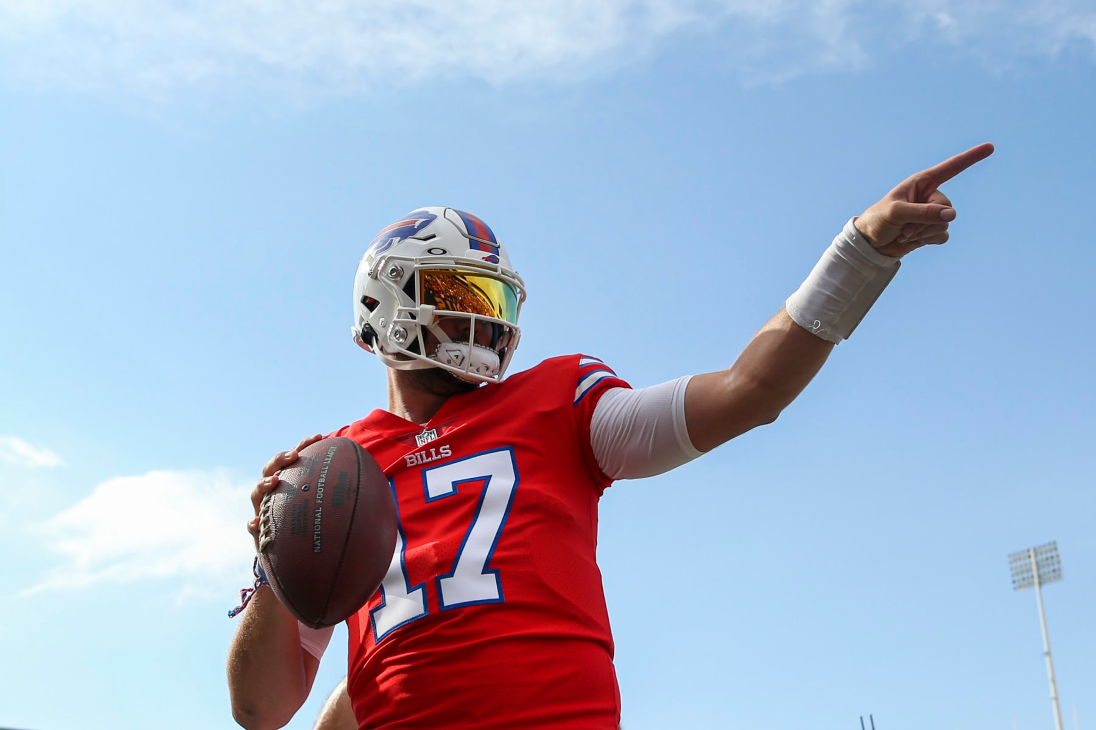 ORCHARD PARK, NEW YORK - AUGUST 05: Josh Allen #17 of the Buffalo Bills looks to pass during practice on August 05, 2022 in Orchard Park, New York. (Photo by Joshua Bessex/Getty Images) ORCHARD PARK, NEW YORK - AUGUST 05: Josh Allen #17 of the Buffalo Bills looks to pass during practice on August 05, 2022 in Orchard Park, New York. (Photo by Joshua Bessex/Getty Images)