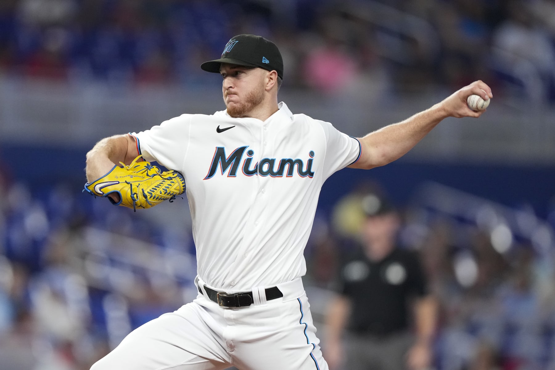MIAMI, FLORIDA - JULY 17: Trevor Rogers #28 of the Miami Marlins throws a pitch during the first inning against the Philadelphia Phillies at loanDepot park on July 17, 2022 in Miami, Florida. (Photo by Eric Espada/Getty Images)