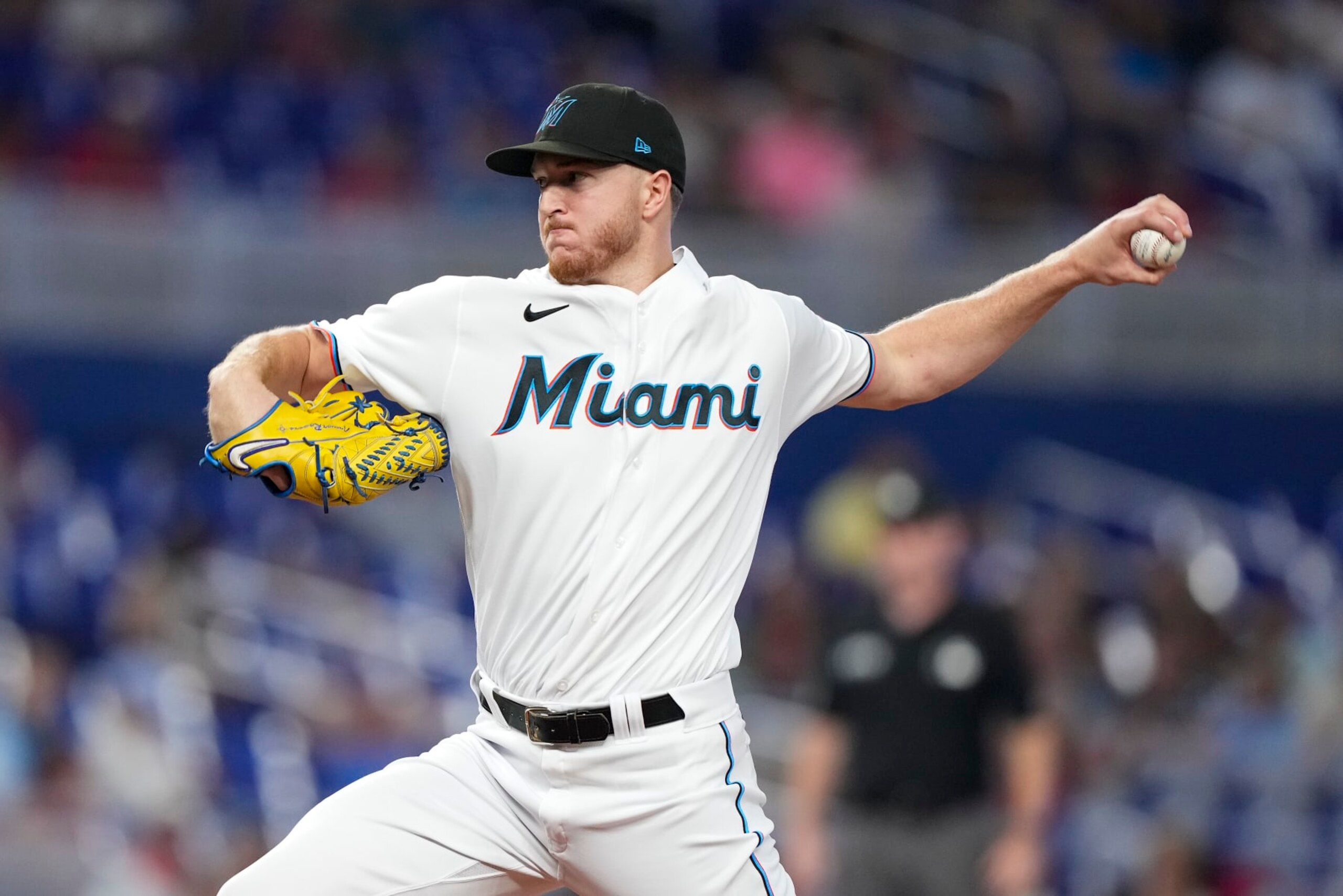 MIAMI, FLORIDA - JULY 17: Trevor Rogers #28 of the Miami Marlins throws a pitch during the first inning against the Philadelphia Phillies at loanDepot park on July 17, 2022 in Miami, Florida. (Photo by Eric Espada/Getty Images)
