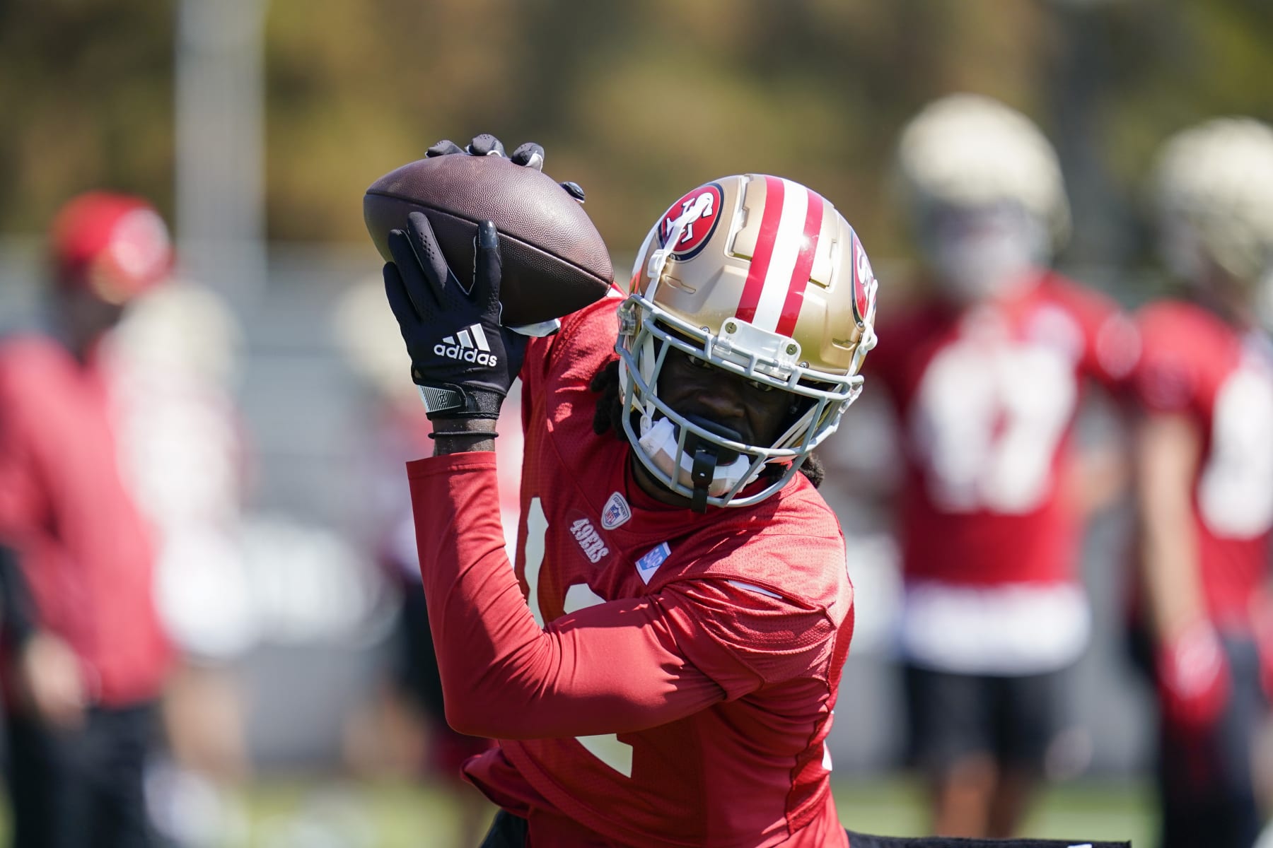 San Francisco 49ers wide receiver Brandon Aiyuk catches a pass during NFL football training camp in Santa Clara, Calif., Wednesday, July 27, 2022. (AP Photo/Godofredo A. Vásquez)