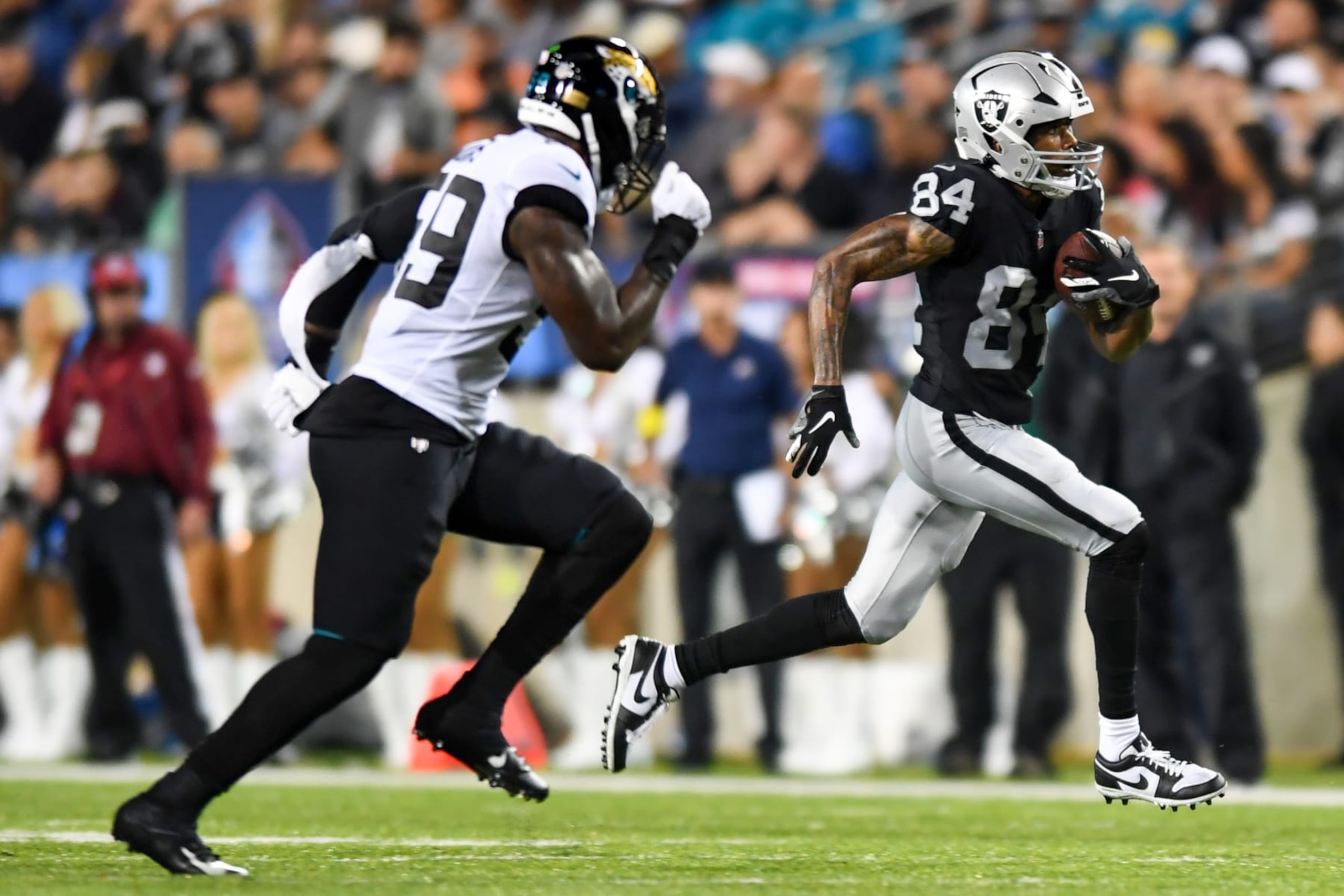 CANTON, OH - AUGUST 04: Keelan Cole #84 of the Las Vegas Raiders carries the ball during the first half of the 2022 Pro Football Hall of Fame Game against the Jacksonville Jaguars at Tom Benson Hall of Fame Stadium on August 04, 2022 in Canton, Ohio. (Photo by Nick Cammett/Diamond Images via Getty Images) CANTON, OH - AUGUST 04: Keelan Cole #84 of the Las Vegas Raiders carries the ball during the first half of the 2022 Pro Football Hall of Fame Game against the Jacksonville Jaguars at Tom Benson Hall of Fame Stadium on August 04, 2022 in Canton, Ohio. (Photo by Nick Cammett/Diamond Images via Getty Images)