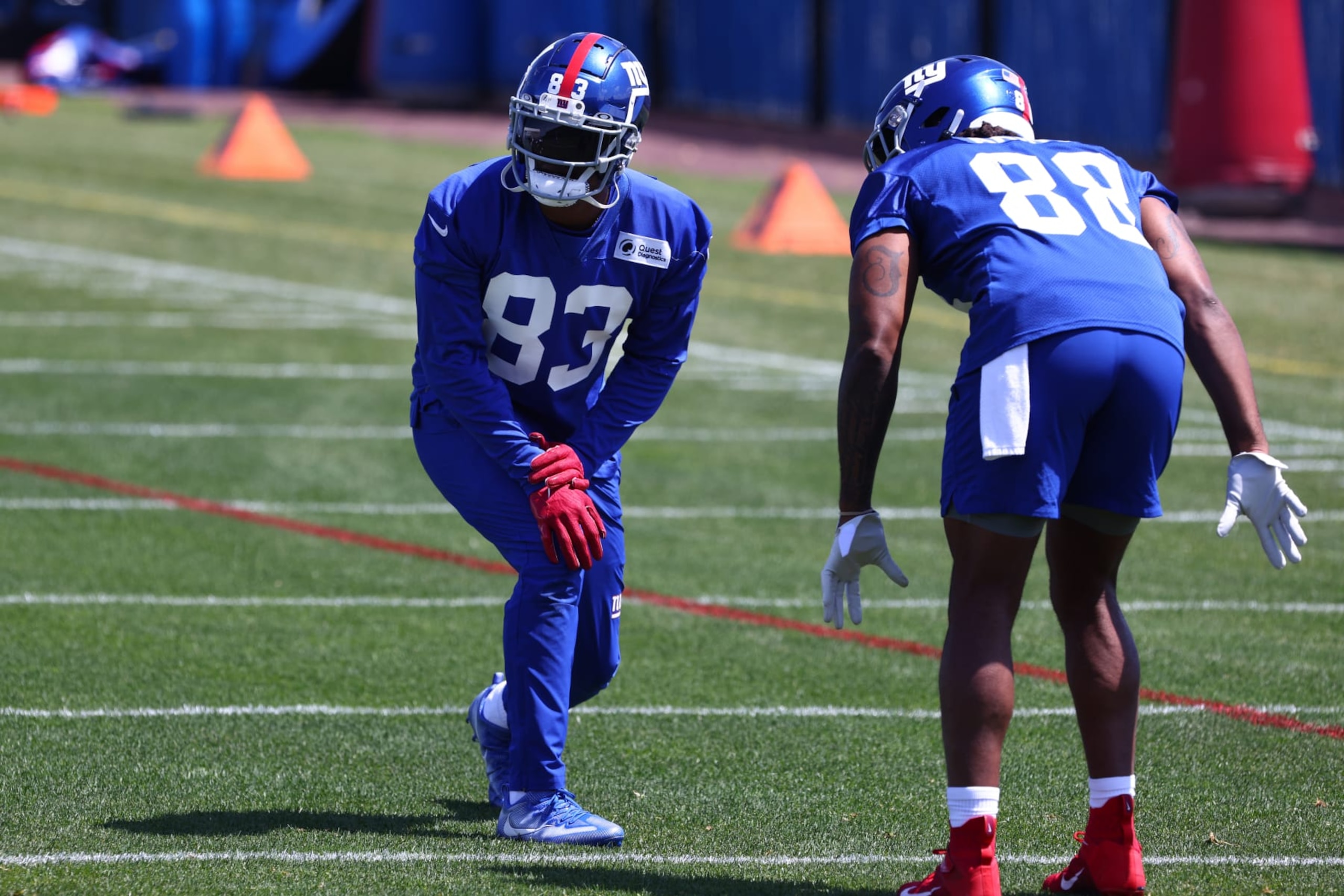 EAST RUTHERFORD, NJ - JUNE 08: Tight ends Ricky Seals-Jones #83 and Jordan Akins #88 of the New York Giants drill against each other during mandatory minicamp at Quest Diagnostics Training Center on June 8, 2022 in East Rutherford, New Jersey. (Photo by Rich Schultz/Getty Images) EAST RUTHERFORD, NJ - JUNE 08: Tight ends Ricky Seals-Jones #83 and Jordan Akins #88 of the New York Giants drill against each other during mandatory minicamp at Quest Diagnostics Training Center on June 8, 2022 in East Rutherford, New Jersey. (Photo by Rich Schultz/Getty Images)