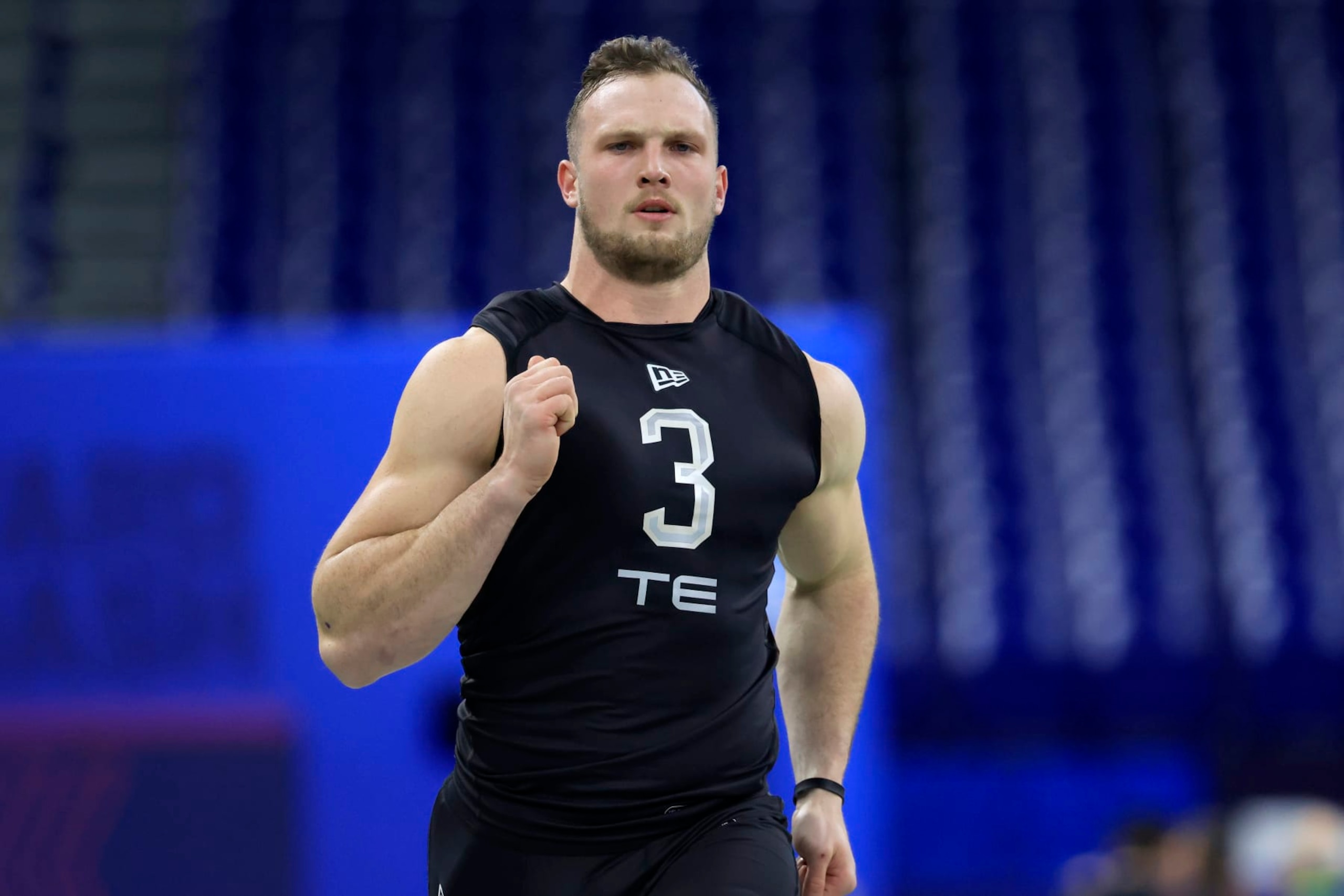 INDIANAPOLIS, INDIANA - MARCH 03: Daniel Bellinger #TE03 of San Diego State runs the 40 yard dash during the NFL Combine at Lucas Oil Stadium on March 03, 2022 in Indianapolis, Indiana. (Photo by Justin Casterline/Getty Images) INDIANAPOLIS, INDIANA - MARCH 03: Daniel Bellinger #TE03 of San Diego State runs the 40 yard dash during the NFL Combine at Lucas Oil Stadium on March 03, 2022 in Indianapolis, Indiana. (Photo by Justin Casterline/Getty Images)