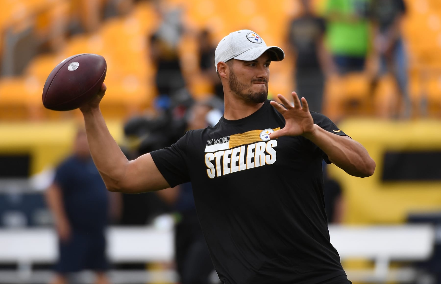 PITTSBURGH, PA - AUGUST 13: Mitch Trubisky #10 of the Pittsburgh Steelers warms up before a preseason game against the Seattle Seahawks at Acrisure Stadium on August 13, 2022 in Pittsburgh, Pennsylvania. (Photo by Justin Berl/Getty Images) PITTSBURGH, PA - AUGUST 13: Mitch Trubisky #10 of the Pittsburgh Steelers warms up before a preseason game against the Seattle Seahawks at Acrisure Stadium on August 13, 2022 in Pittsburgh, Pennsylvania. (Photo by Justin Berl/Getty Images)