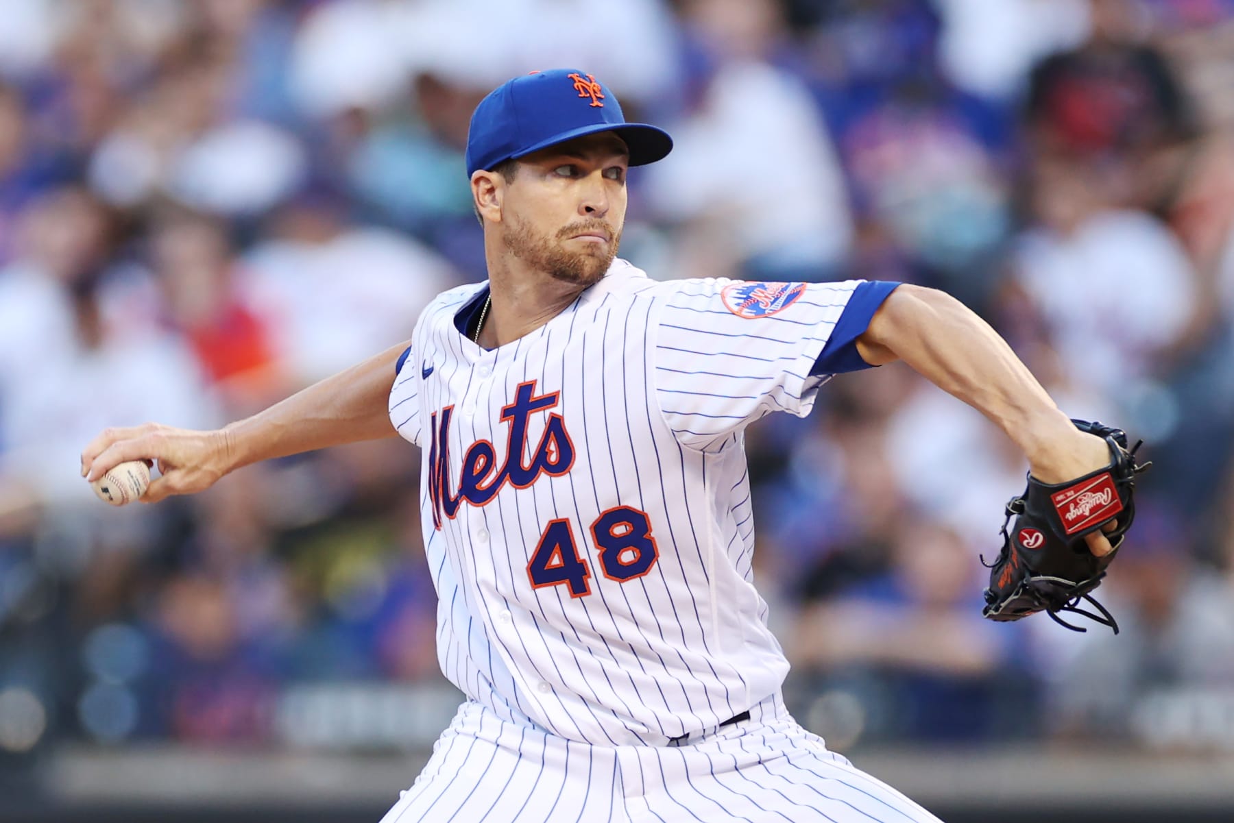 NEW YORK, NEW YORK - AUGUST 13: Jacob deGrom #48 of the New York Mets pitches during the first inning against the Philadelphia Phillies at Citi Field on August 13, 2022 in the Queens borough of New York City. (Photo by Sarah Stier/Getty Images)