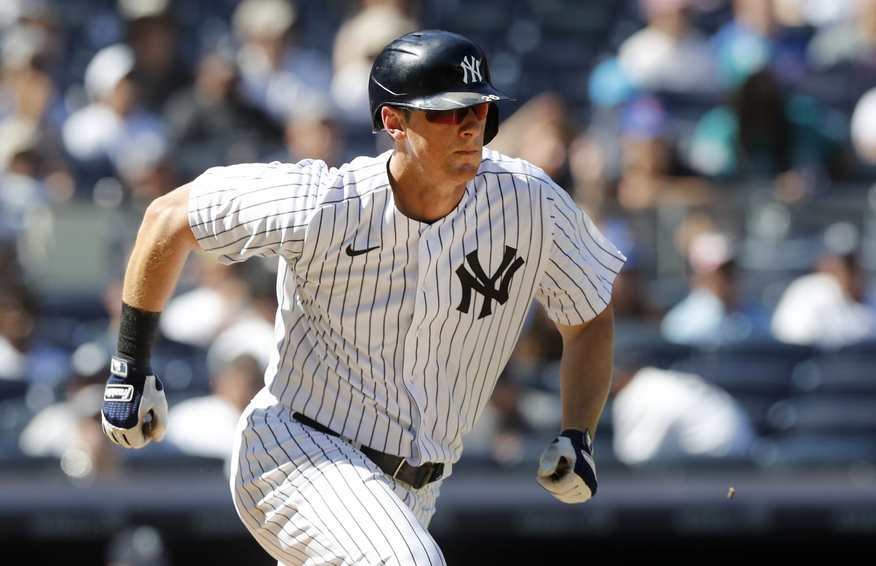NEW YORK, NEW YORK - AUGUST 03:  DJ LeMahieu #26 of the New York Yankees in action against the Seattle Mariners at Yankee Stadium on August 03, 2022 in New York City. The Mariners defeated the Yankees 7-3. (Photo by Jim McIsaac/Getty Images)