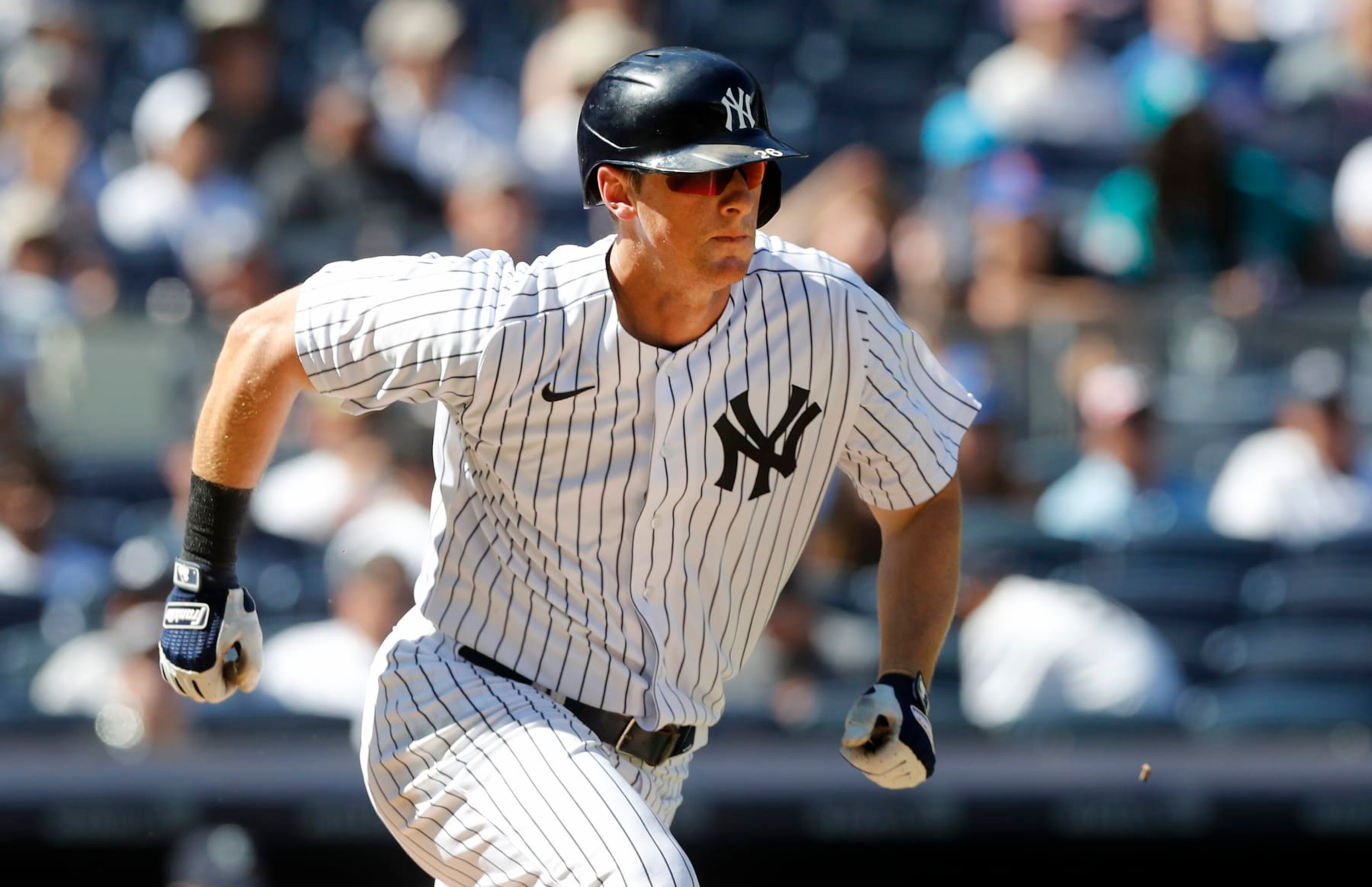 NEW YORK, NEW YORK - AUGUST 03:  DJ LeMahieu #26 of the New York Yankees in action against the Seattle Mariners at Yankee Stadium on August 03, 2022 in New York City. The Mariners defeated the Yankees 7-3. (Photo by Jim McIsaac/Getty Images)