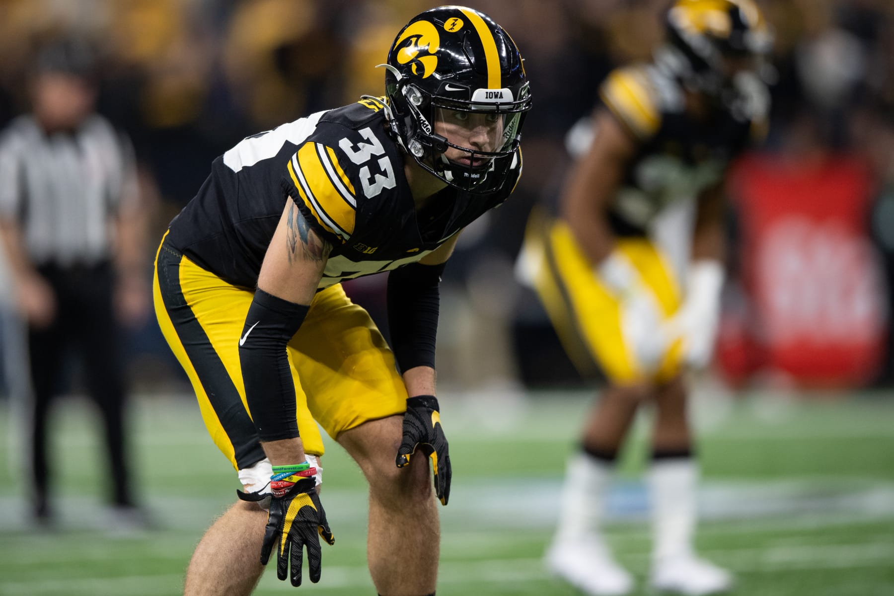 INDIANAPOLIS, IN - DECEMBER 04: Iowa Hawkeyes defensive back Riley Moss (33) lines up on defense during the Big 10 Championship game between the Michigan Wolverines and Iowa Hawkeyes on December 4, 2021, at Lucas Oil Stadium in Indianapolis, IN. (Photo by Zach Bolinger/Icon Sportswire via Getty Images)