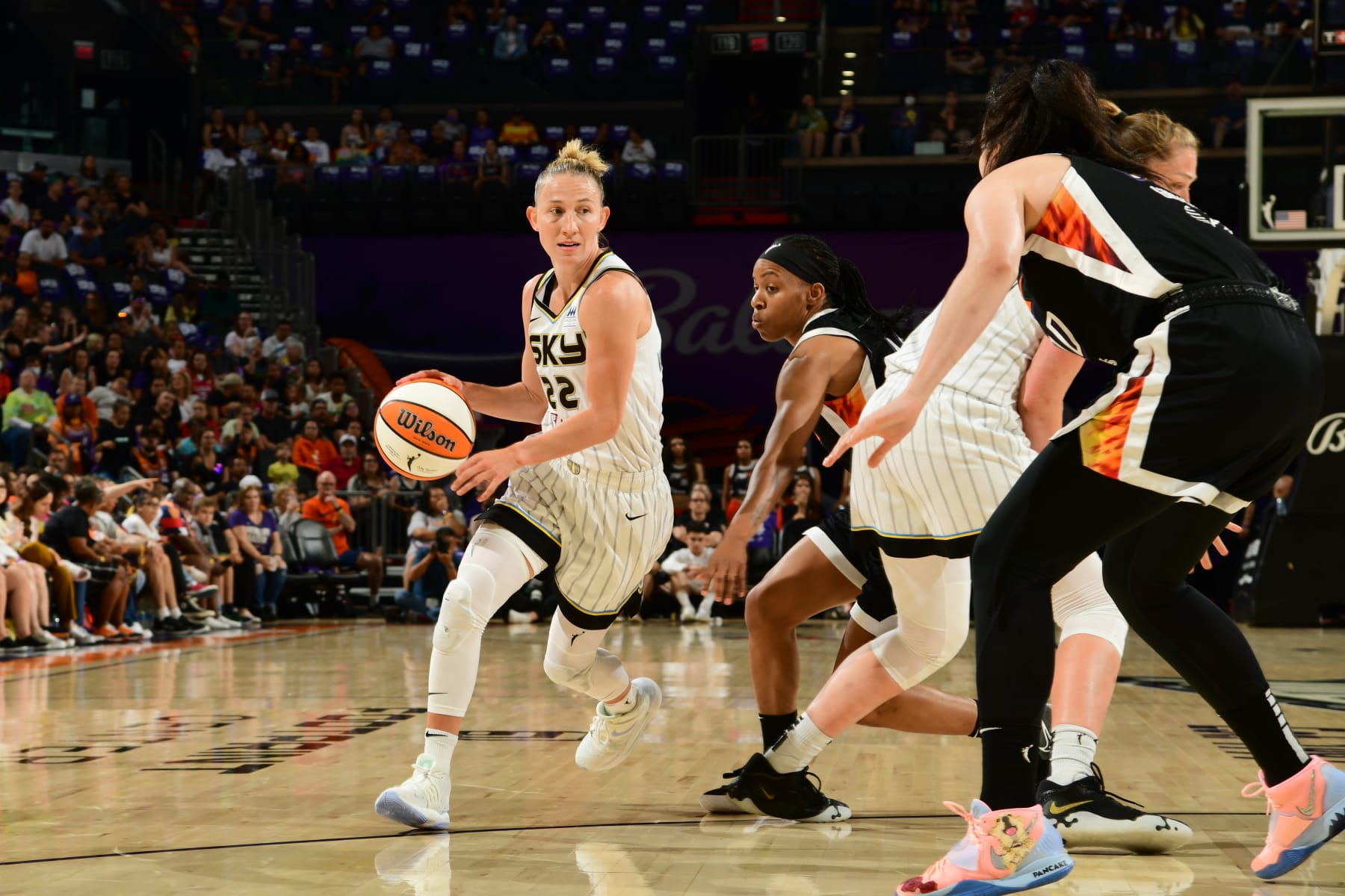 PHOENIX, AZ - AUGUST 14: Courtney Vandersloot #22 of the Chicago Sky drives to the basket during the game against the Phoenix Mercury on August 14, 2022 at Footprint Center in Phoenix, Arizona. NOTE TO USER: User expressly acknowledges and agrees that, by downloading and or using this photograph, user is consenting to the terms and conditions of the Getty Images License Agreement. Mandatory Copyright Notice: Copyright 2022 NBAE (Photo by Kate Frese/NBAE via Getty Images)