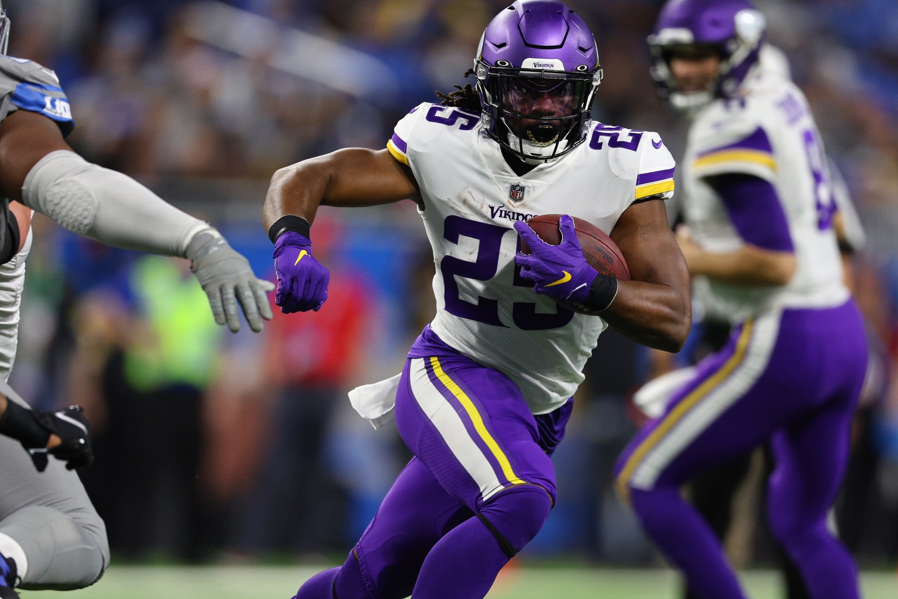 DETROIT, MICHIGAN - DECEMBER 05: Alexander Mattison #25 of the Minnesota Vikings plays against the Detroit Lions at Ford Field on December 05, 2021 in Detroit, Michigan. (Photo by Gregory Shamus/Getty Images)