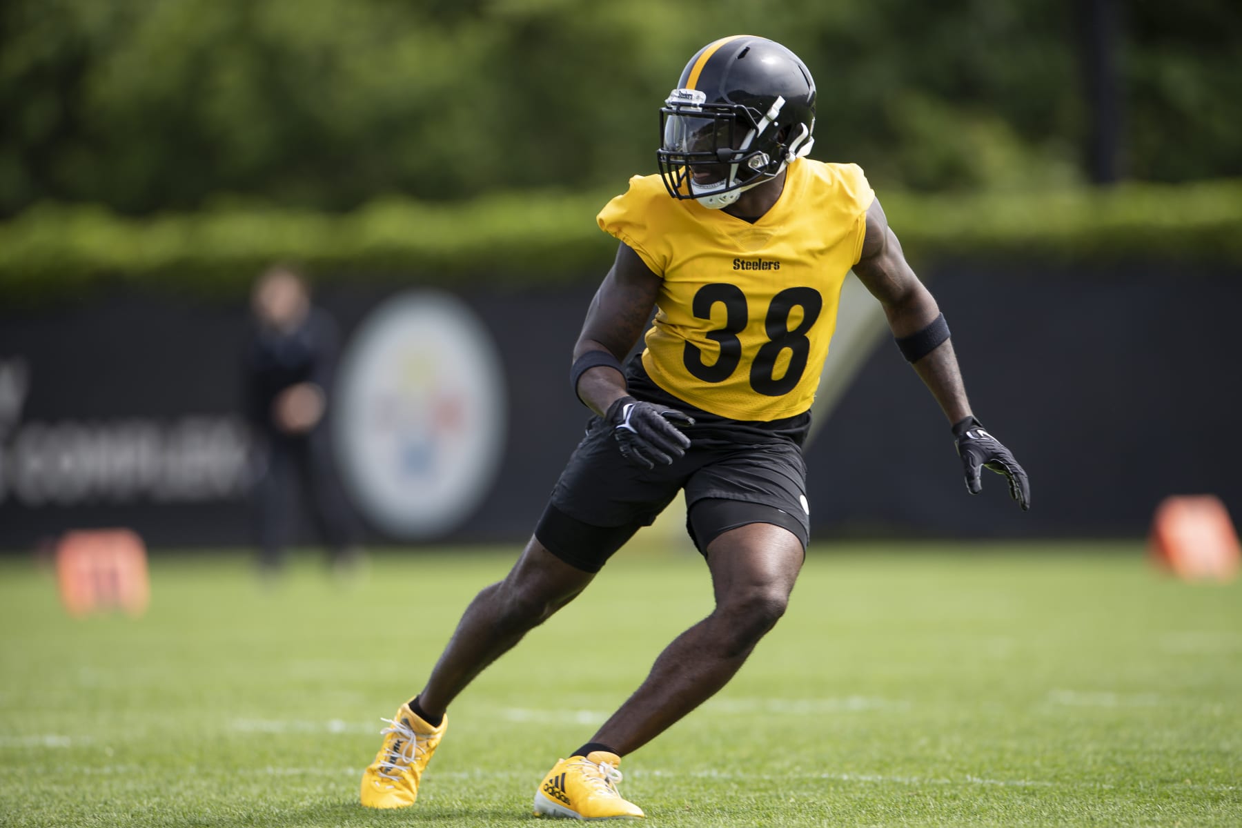 PITTSBURGH, PA - MAY 25: Pittsburgh Steelers safety Karl Joseph (38) takes part in a drill during the team's OTA practice on May 25, 2022, at the Steelers Practice Facility in Pittsburgh, PA. (Photo by Brandon Sloter/Icon Sportswire via Getty Images)