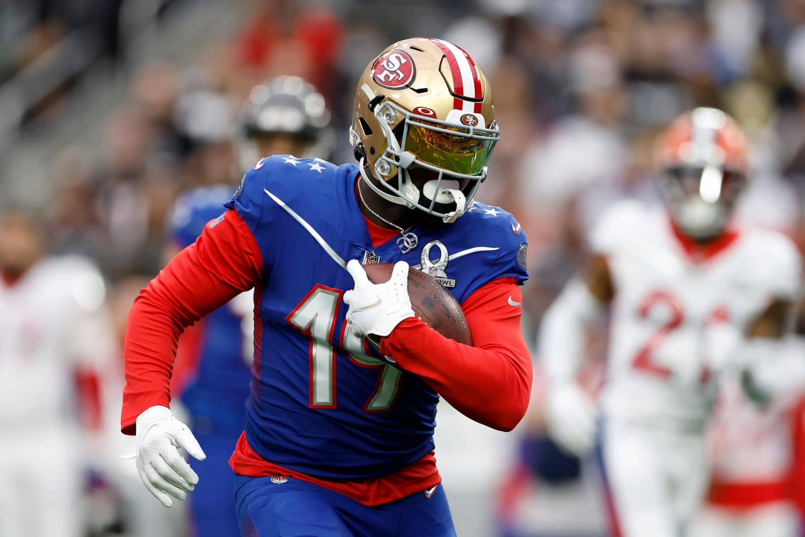 LAS VEGAS, NEVADA - FEBRUARY 06: Deebo Samuel #19 of the San Francisco 49ers and NFC runs with the ball in the first quarter of the 2022 NFL Pro Bowl against the AFC at Allegiant Stadium on February 06, 2022 in Las Vegas, Nevada. (Photo by Christian Petersen/Getty Images)