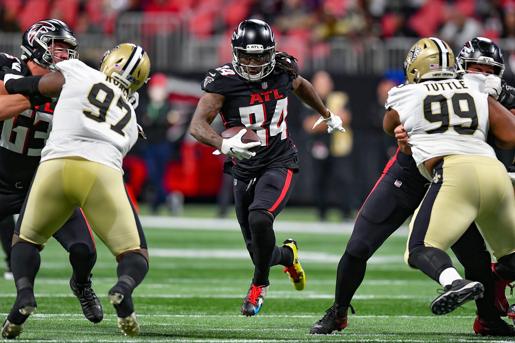 ATLANTA, GA JANUARY 09: Atlanta running back Cordarrelle Patterson (84) runs the ball during the NFL game between the New Orleans Saints and the Atlanta Falcons on January 9th, 2021 at Mercedes-Benz Stadium in Atlanta, GA. (Photo by Rich von Biberstein/Icon Sportswire via Getty Images) ATLANTA, GA JANUARY 09: Atlanta running back Cordarrelle Patterson (84) runs the ball during the NFL game between the New Orleans Saints and the Atlanta Falcons on January 9th, 2021 at Mercedes-Benz Stadium in Atlanta, GA. (Photo by Rich von Biberstein/Icon Sportswire via Getty Images)