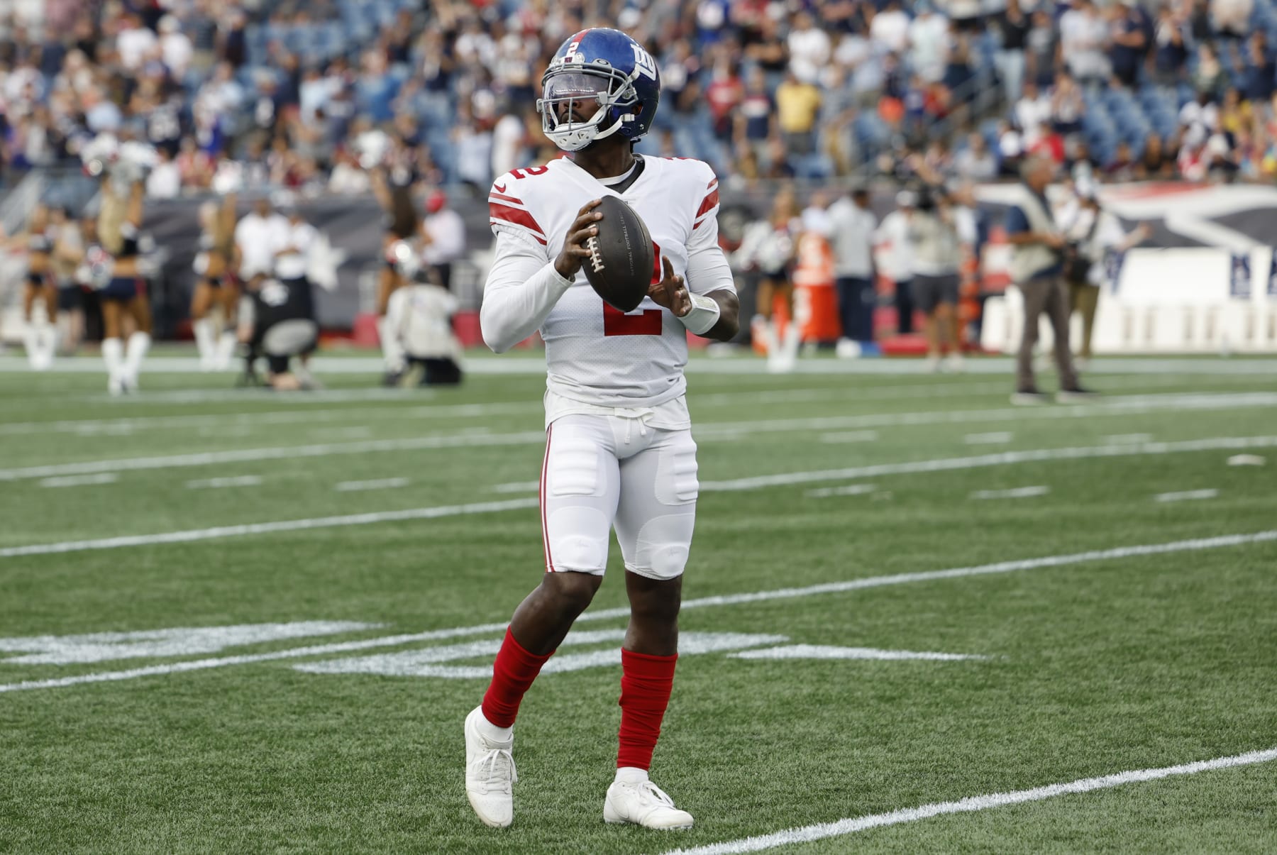 FOXBOROUGH, MA - AUGUST 11: New York Giants quarterback Tyrod Taylor (2) during an NFL preseason game between the New England Patriots and the New York Giants on August 11, 2022, at Gillette Stadium in Foxborough, Massachusetts. (Photo by Fred Kfoury III/Icon Sportswire via Getty Images)